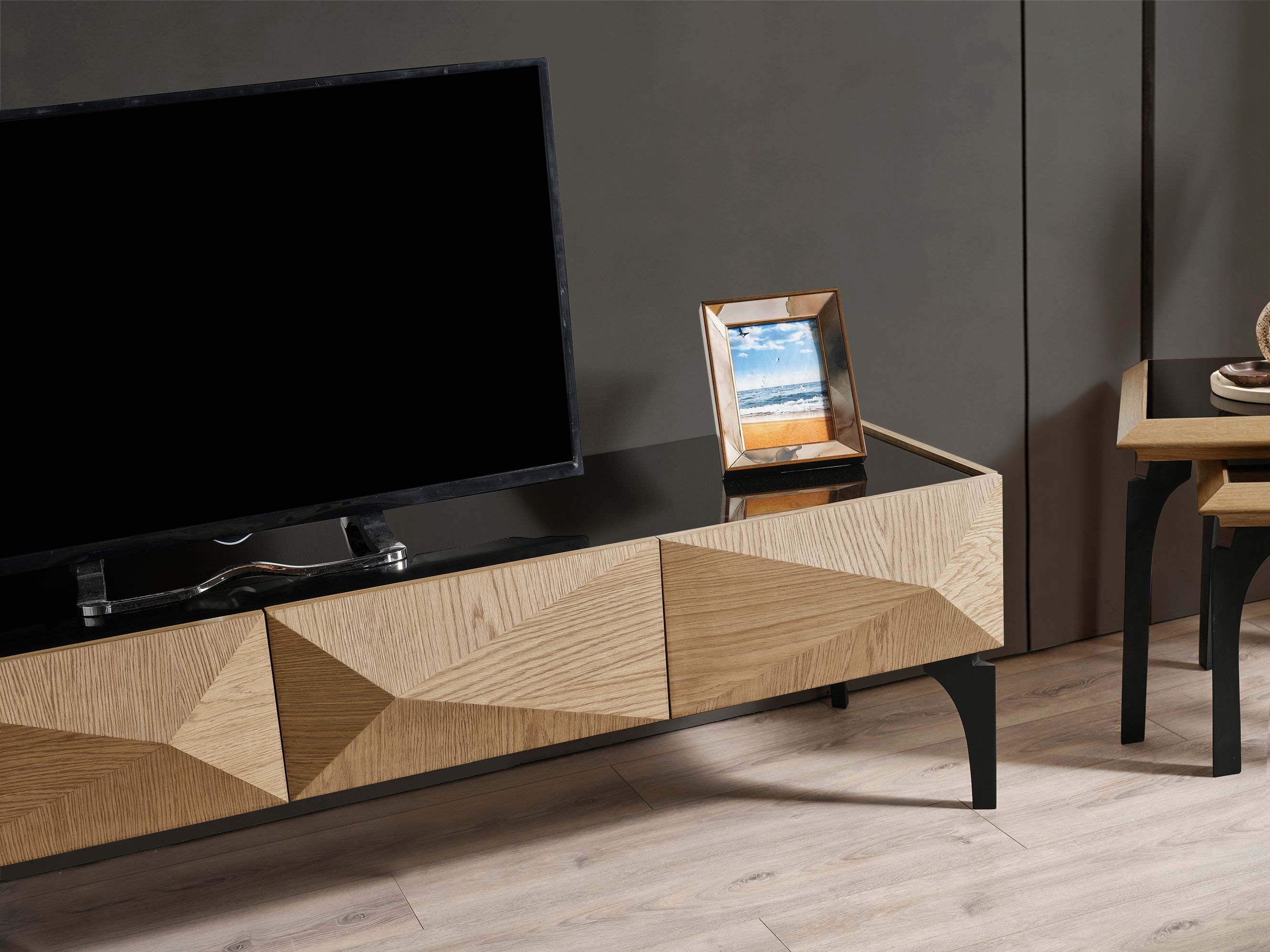 Piramit Tv Ünitesi Alt Modül