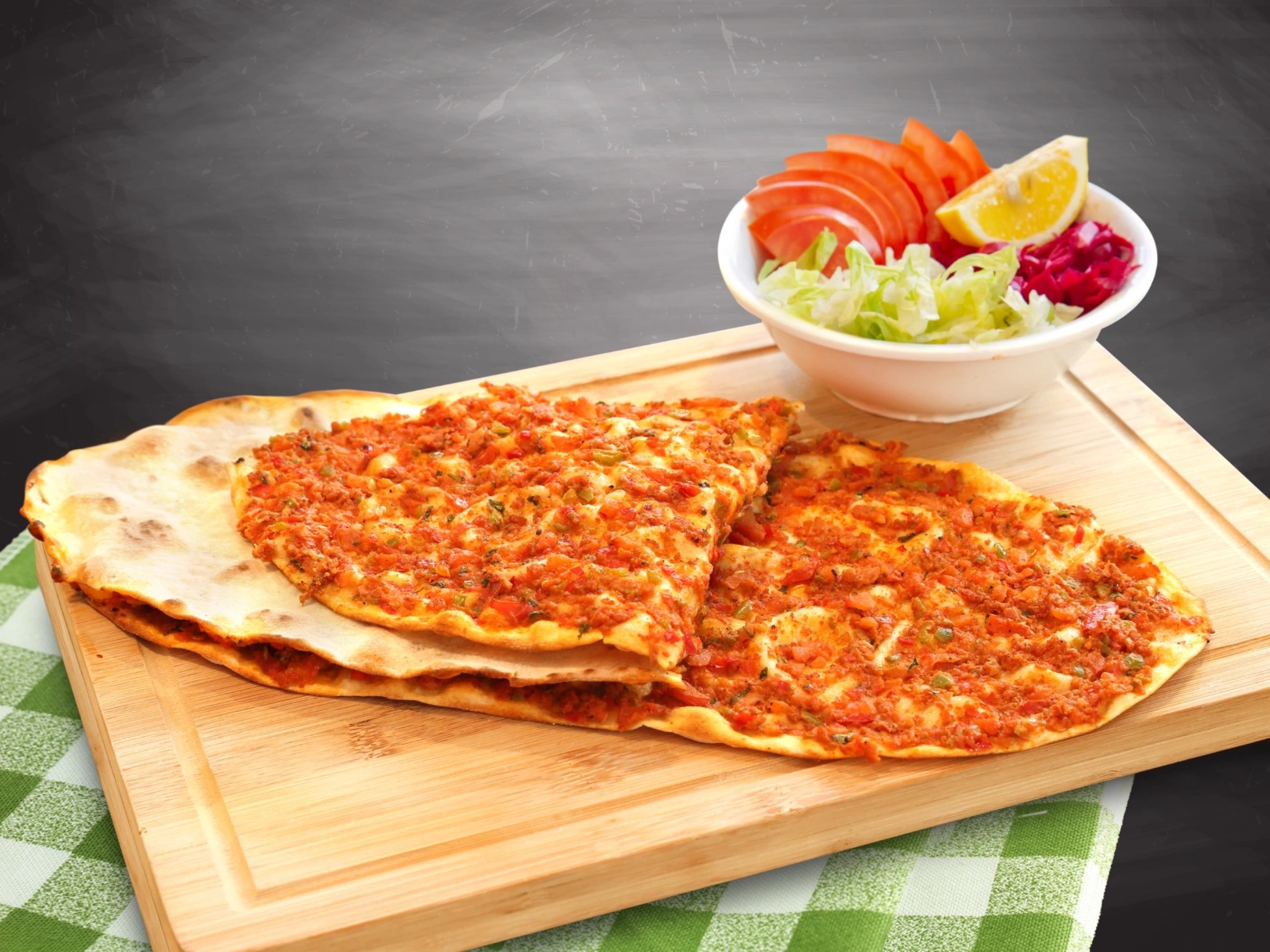 Lahmacun - acılı