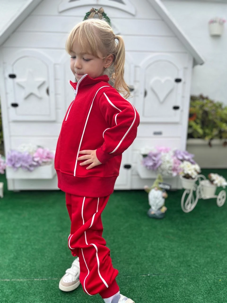 Kırmızı Çizgili Takım