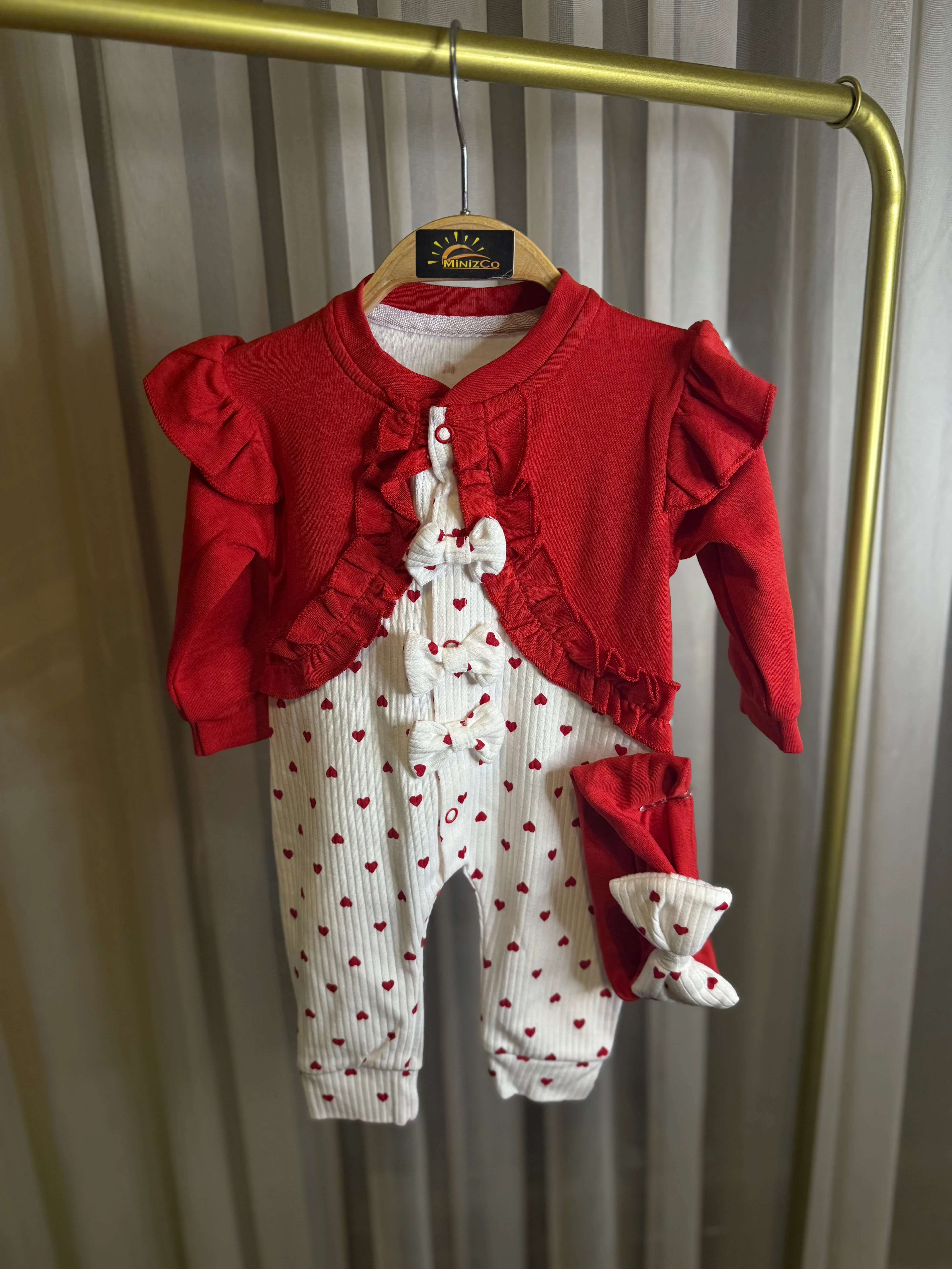 kalp baskılı bandajlı tulum