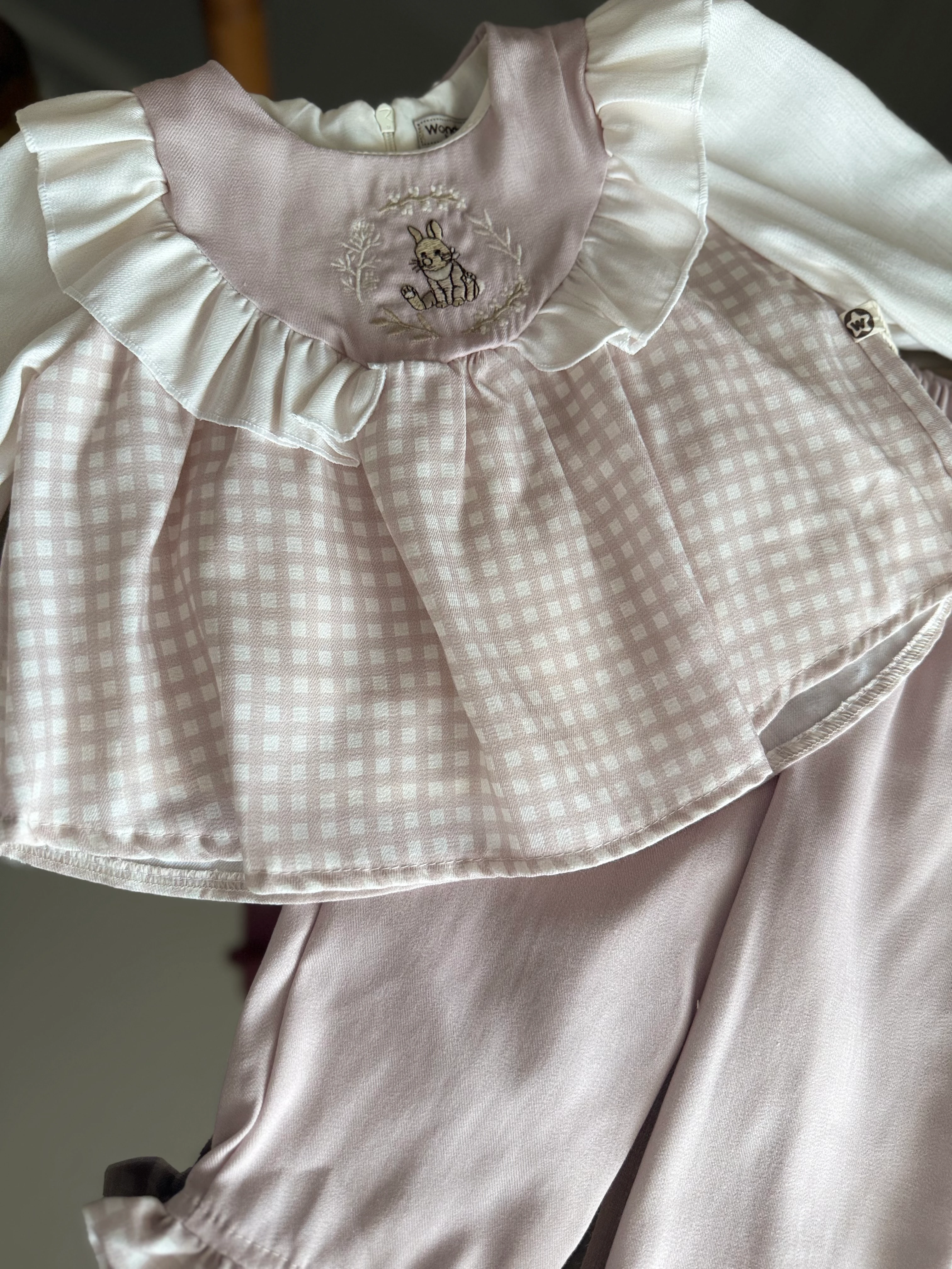 tavşan nakışlı takım