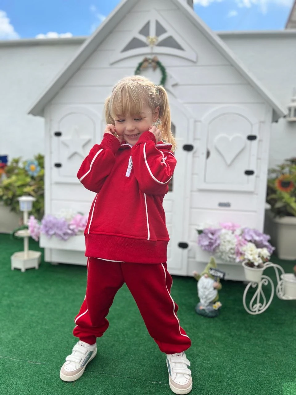 Kırmızı Çizgili Takım