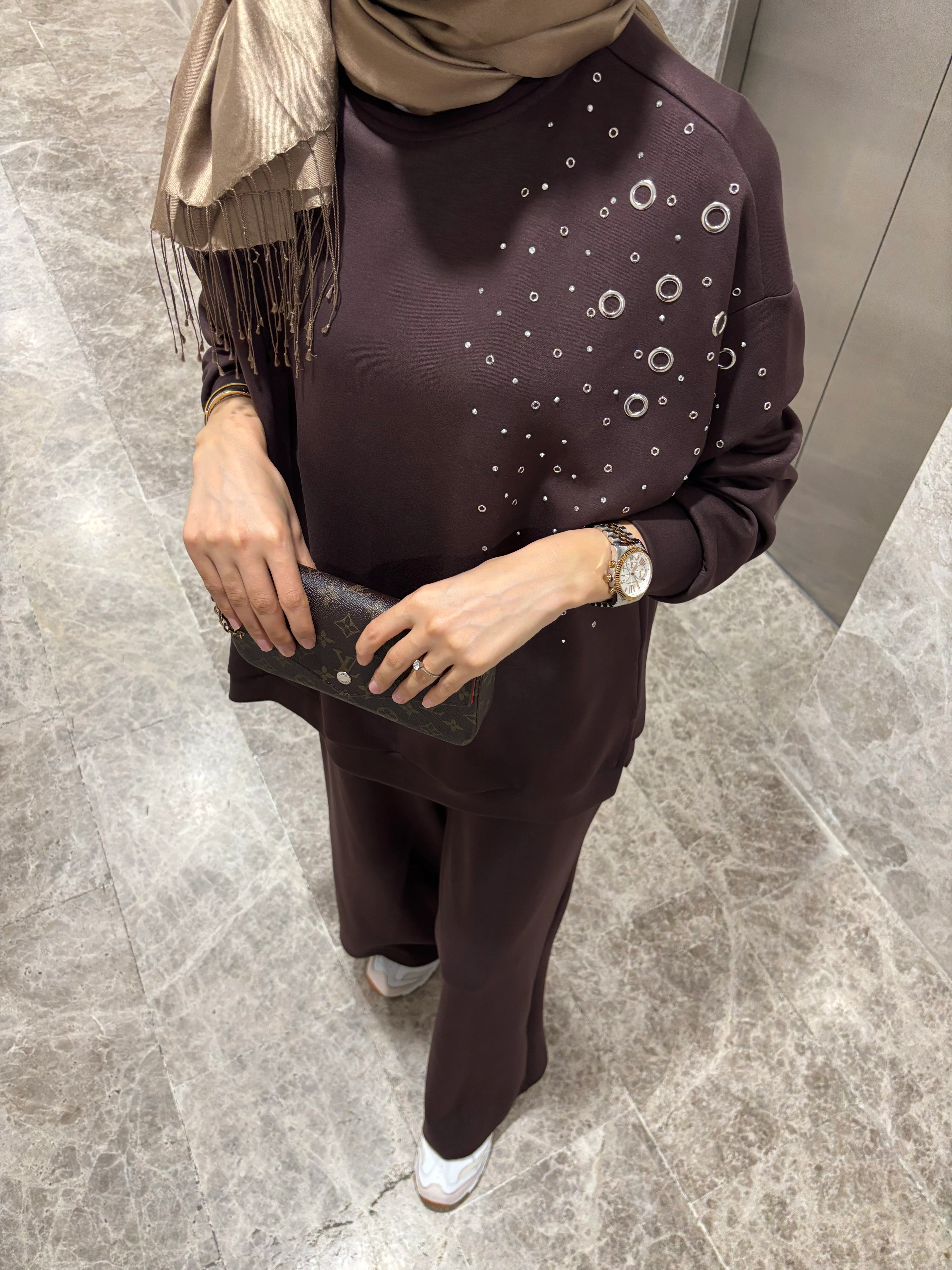 Kahve zımbalı Oysho takım