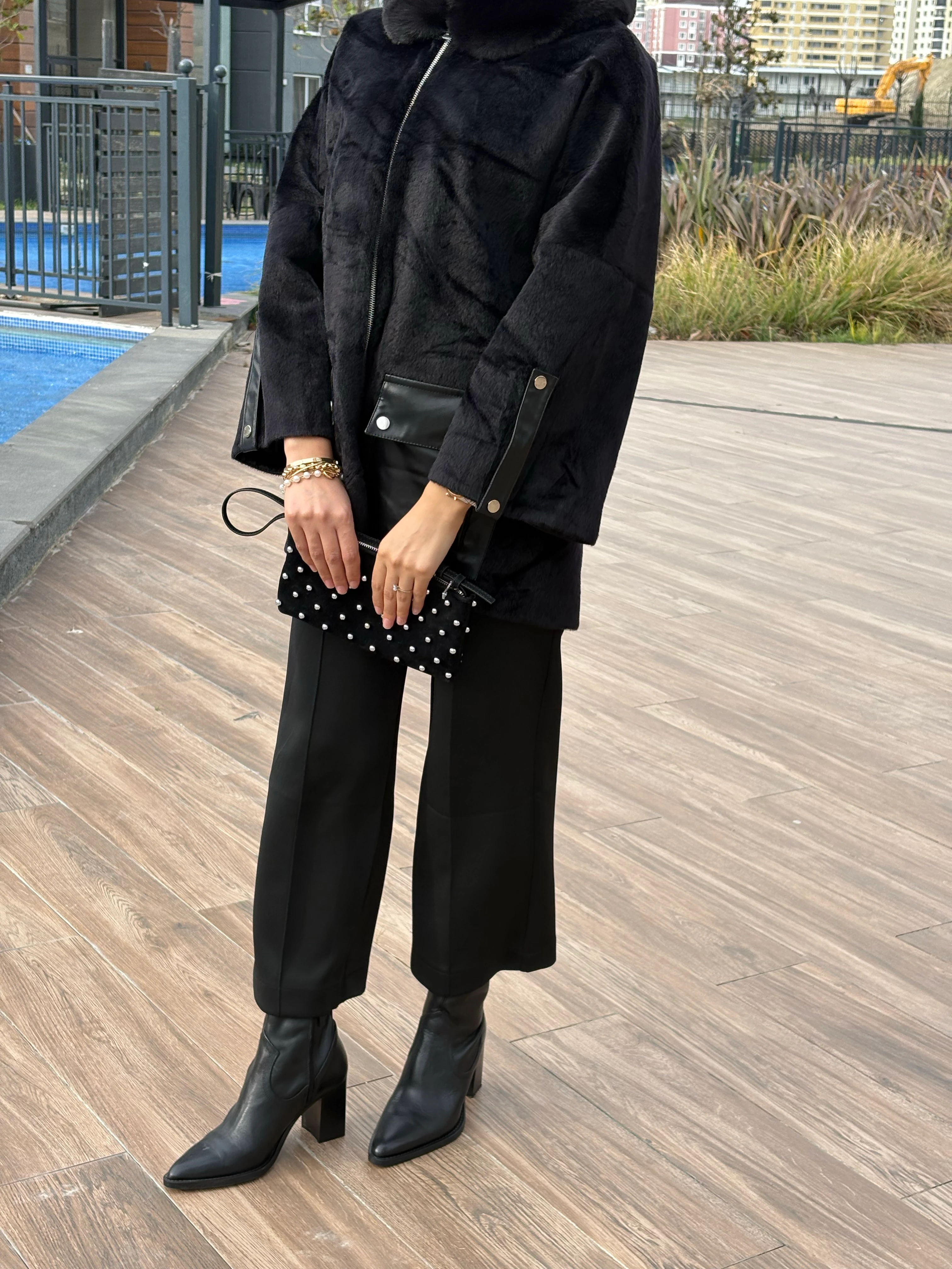 Kürk Detaylı Angora Kaban Siyah