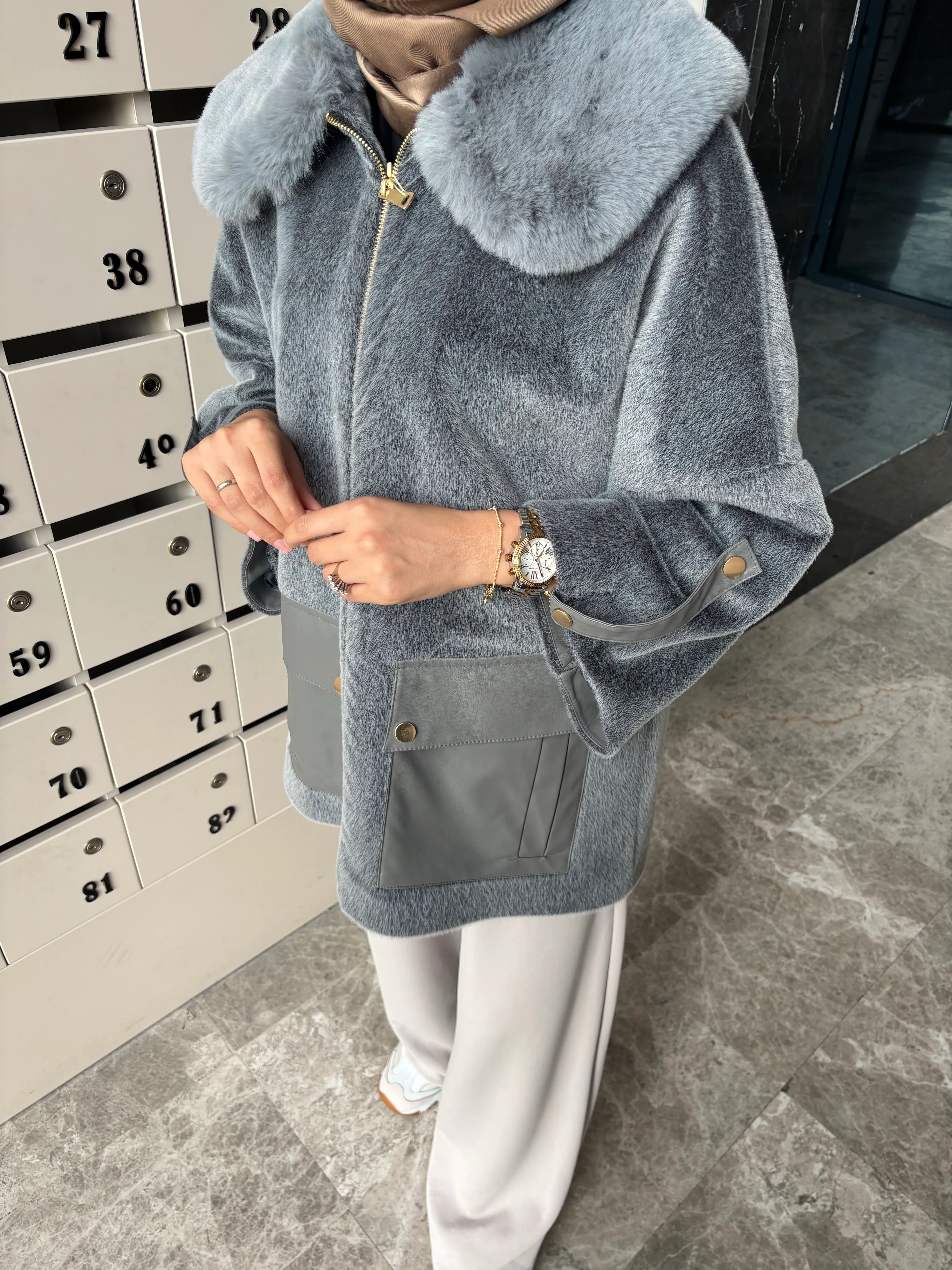 Kürk Detaylı Angora Kaban