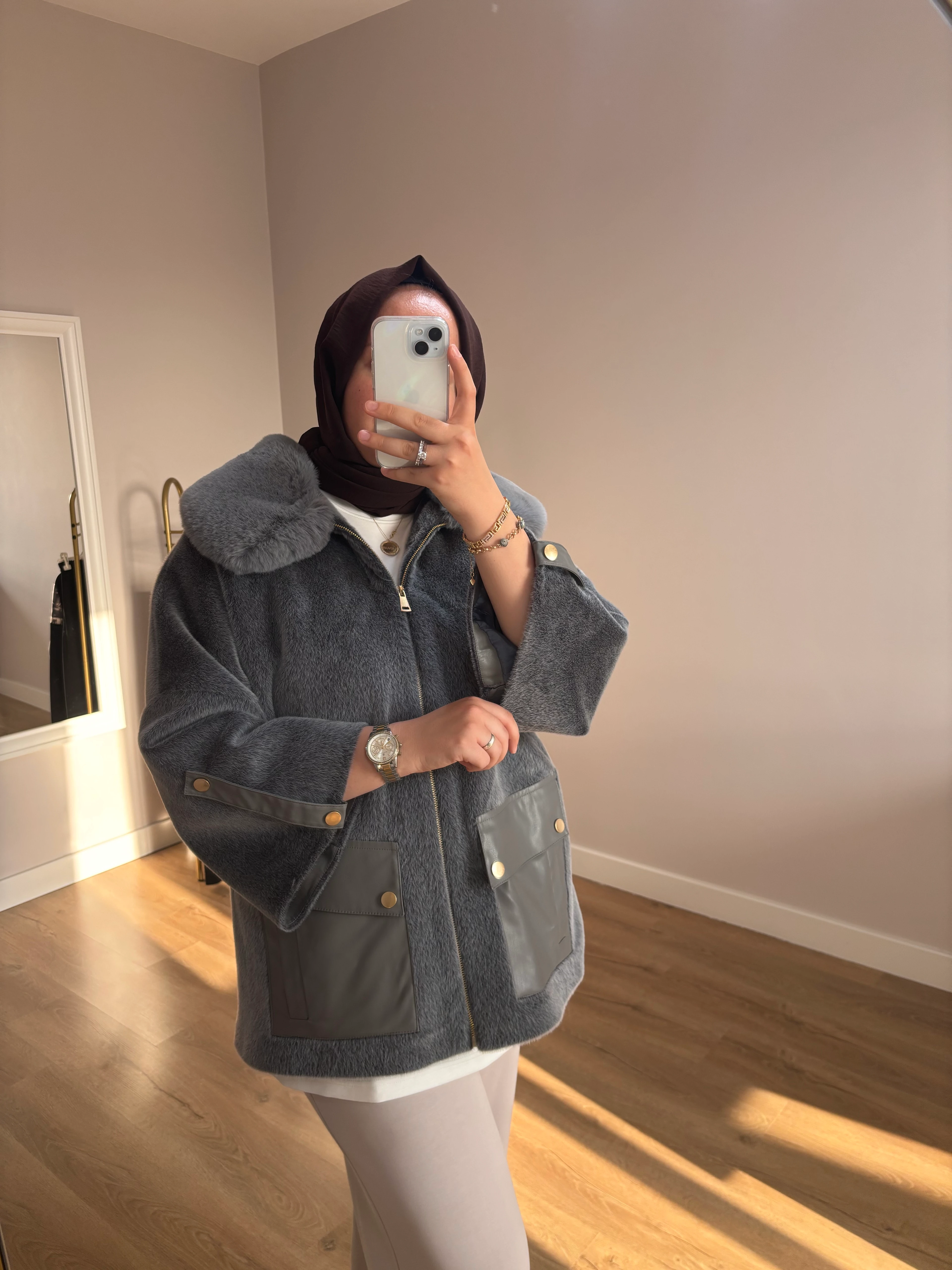 Kürk Detaylı Angora Kaban