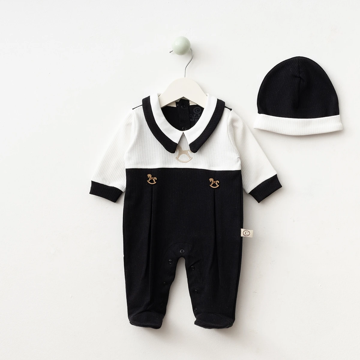 Nakışlı At Detaylı Şapkalı Tulum