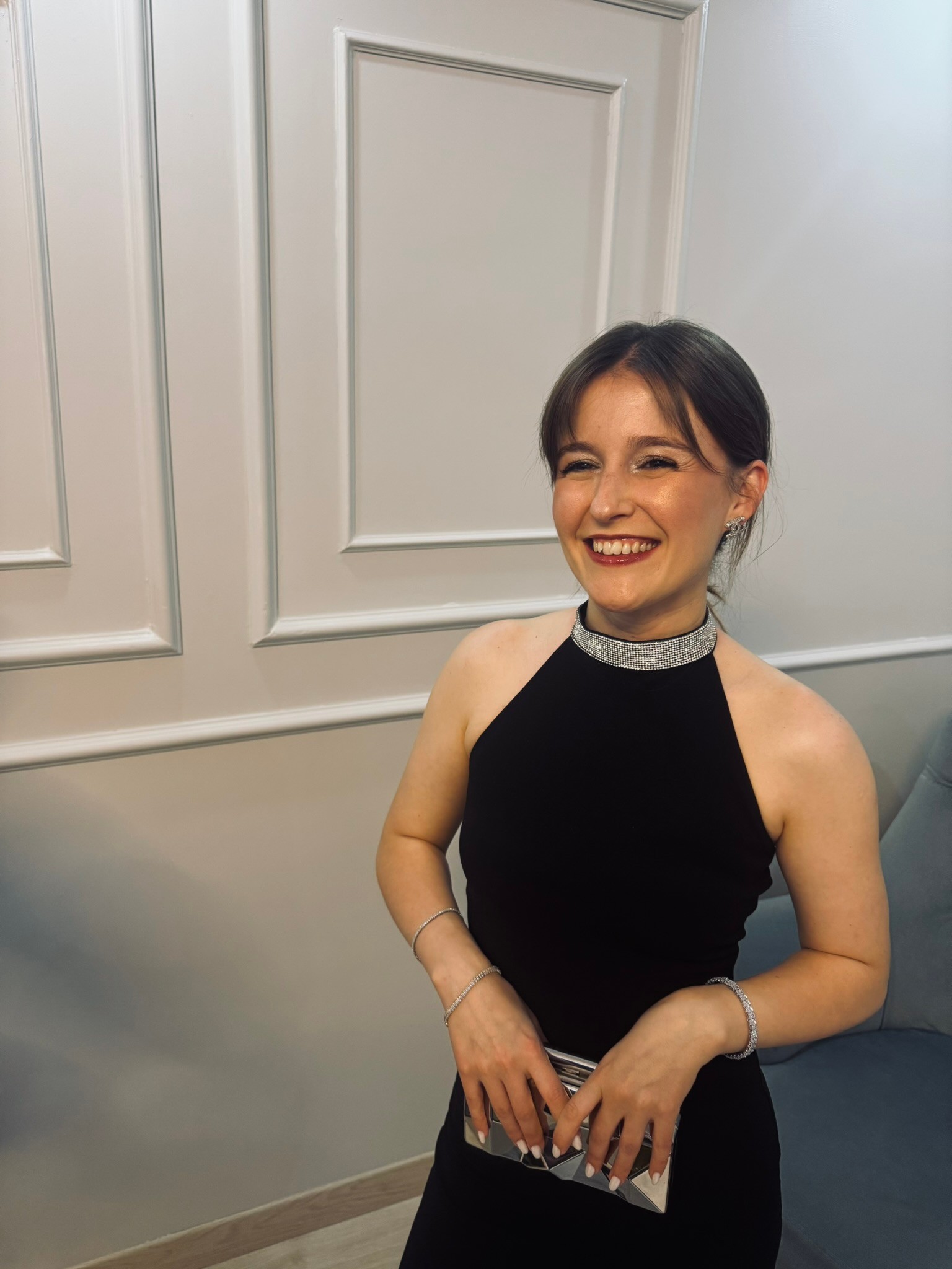 boğaz taş detaylı uzun dar gece kıyafeti 