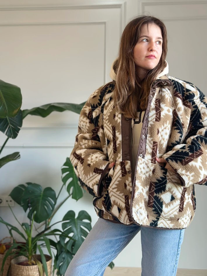 Çift Taraflı Etnik Desenli Kapitone Mont