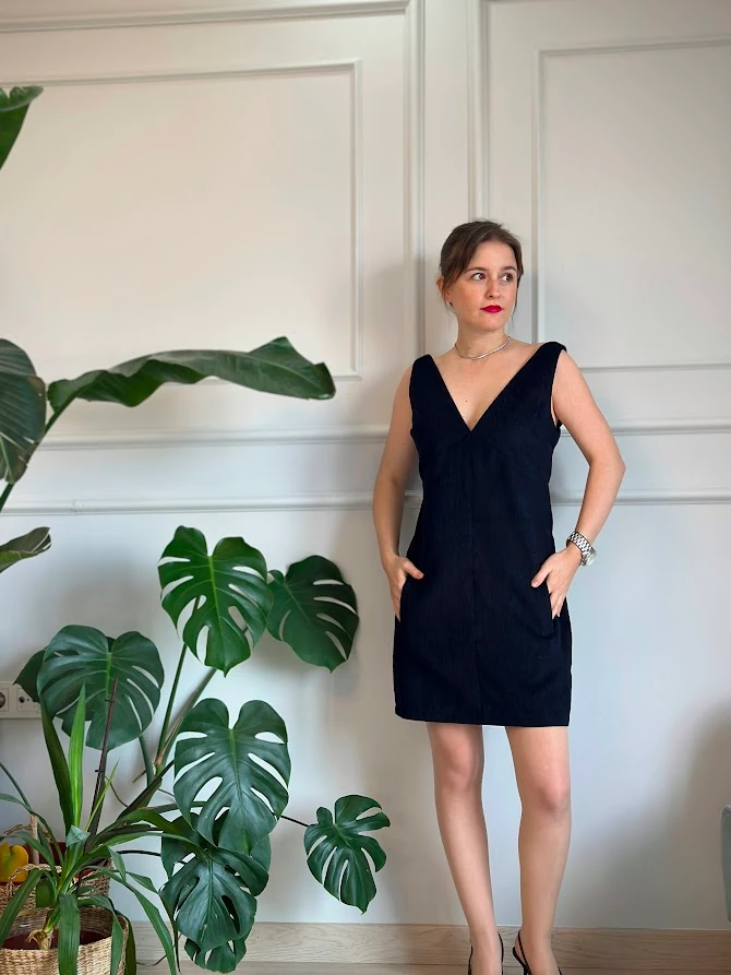 Lacivert Kadife Cepli V Yaka Elbise