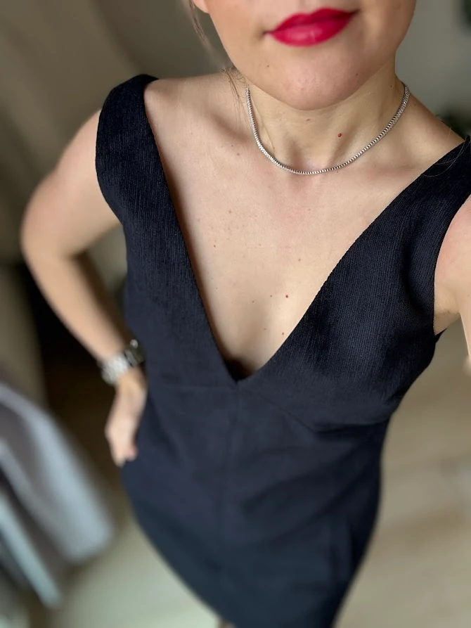 Lacivert Kadife Cepli V Yaka Elbise