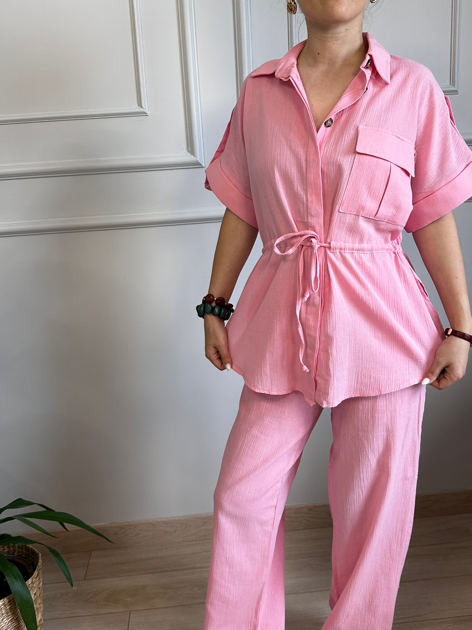 pembe ince kumaş önü ayarlanabilir pantolon takım