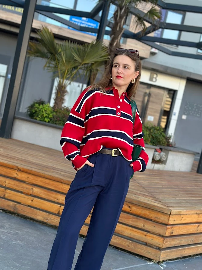 Lacivert Beyaz Çizgili Kırmızı Triko Kazak