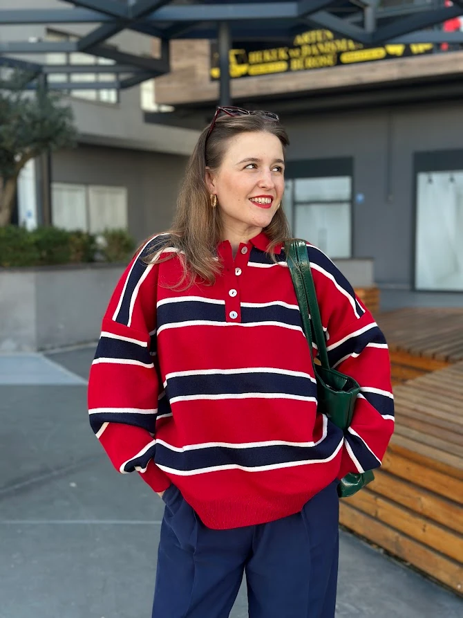 Lacivert Beyaz Çizgili Kırmızı Triko Kazak