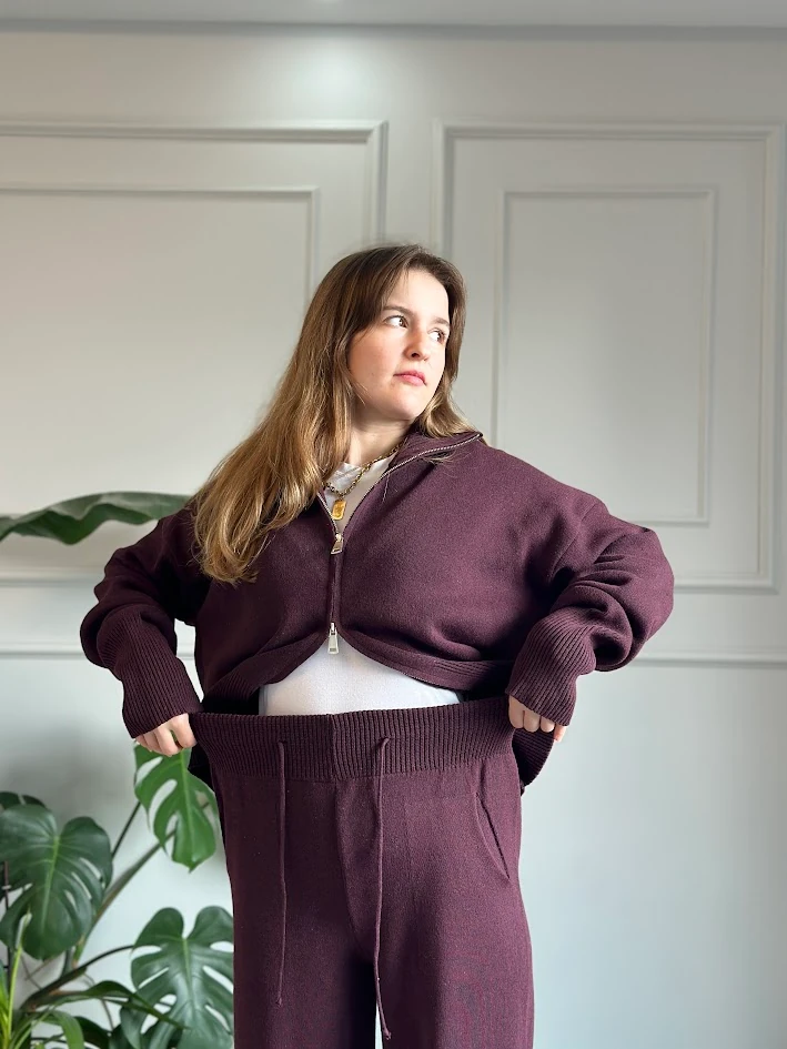 Mürdüm Rengi Hırkalı Triko Takım