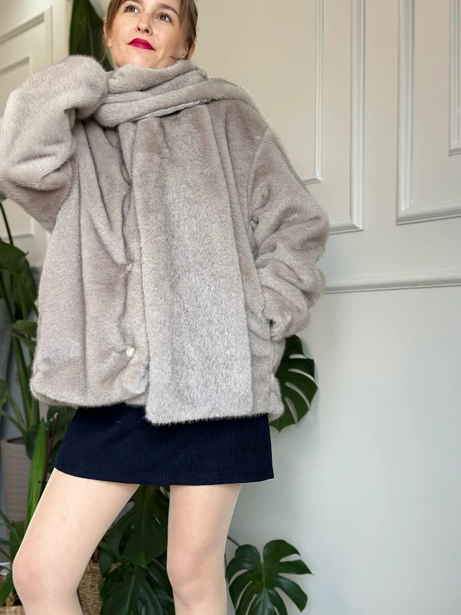 Gri Renk Atkılı Suni Kürk