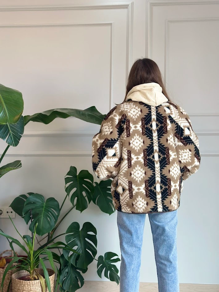 Çift Taraflı Etnik Desenli Kapitone Mont