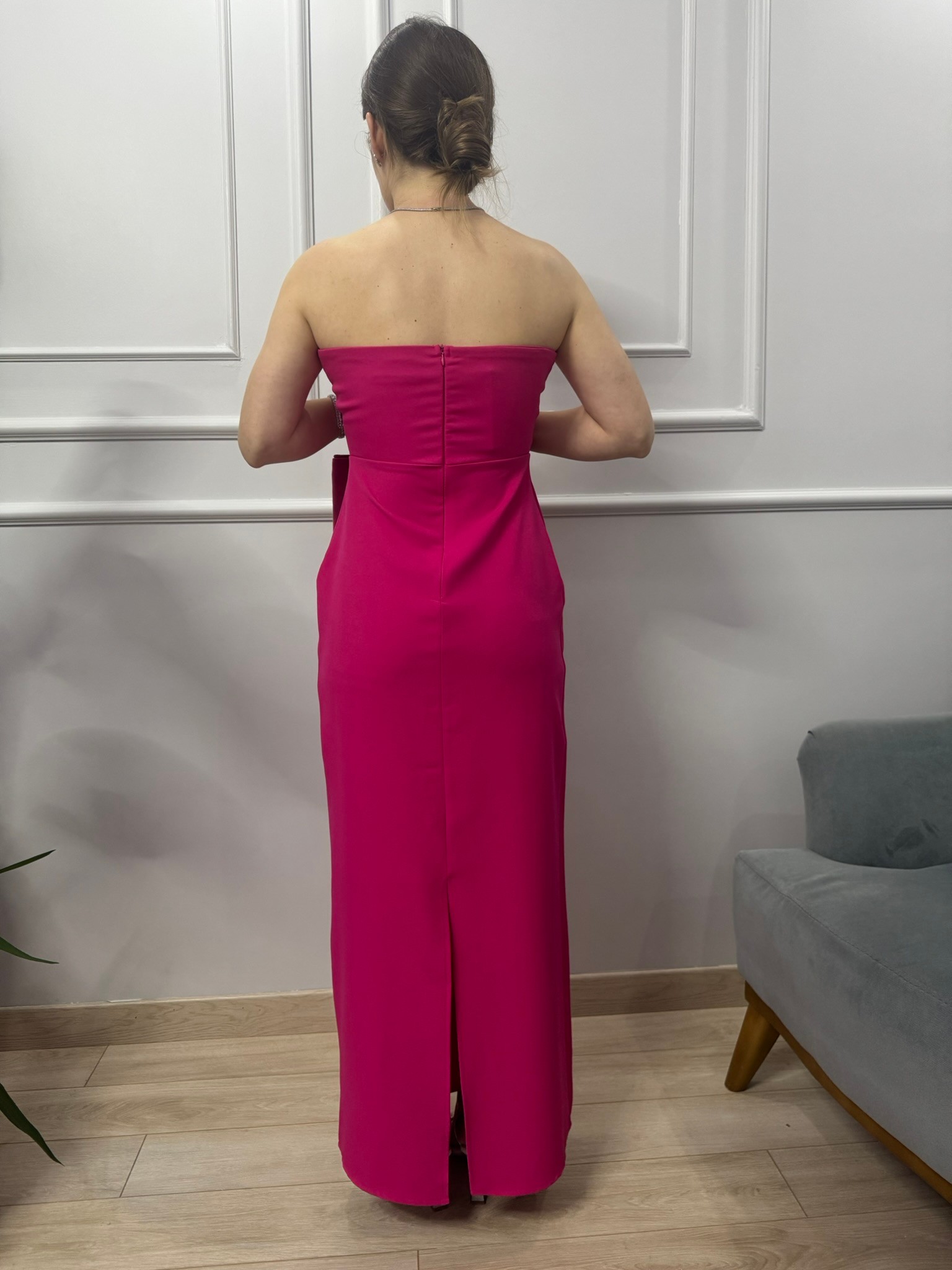 kurdele detaylı straplez gece kıyafeti
