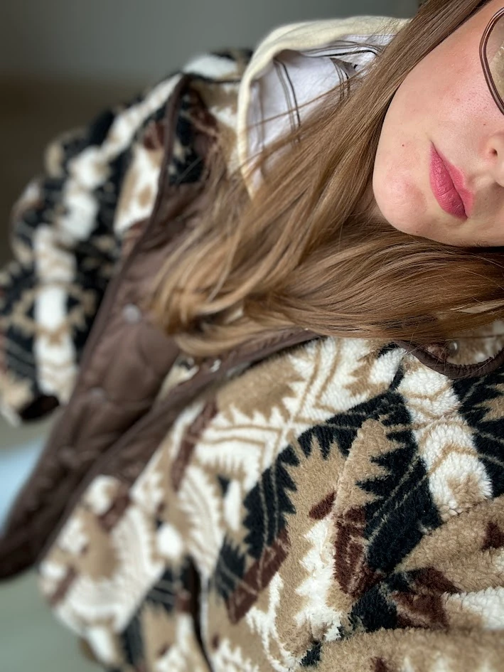 Çift Taraflı Etnik Desenli Kapitone Mont