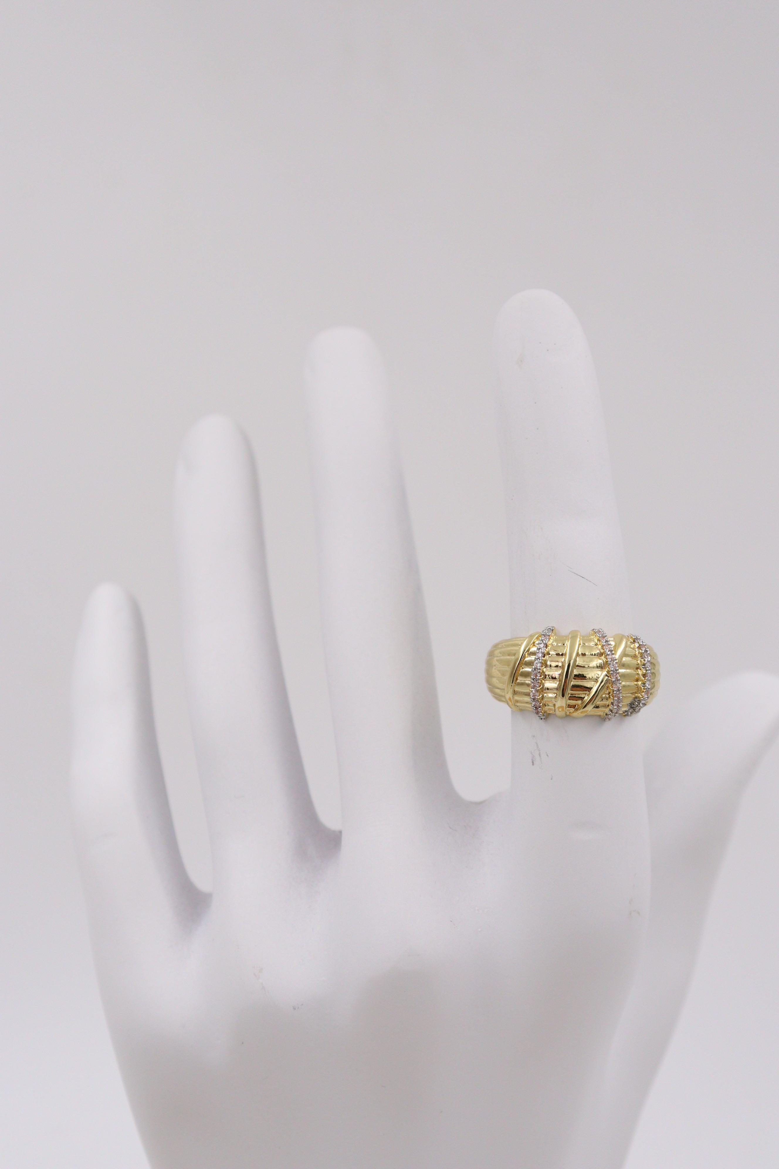 VİP Çarpı Desenli Zirkon Taşlı Gold Yüzük 