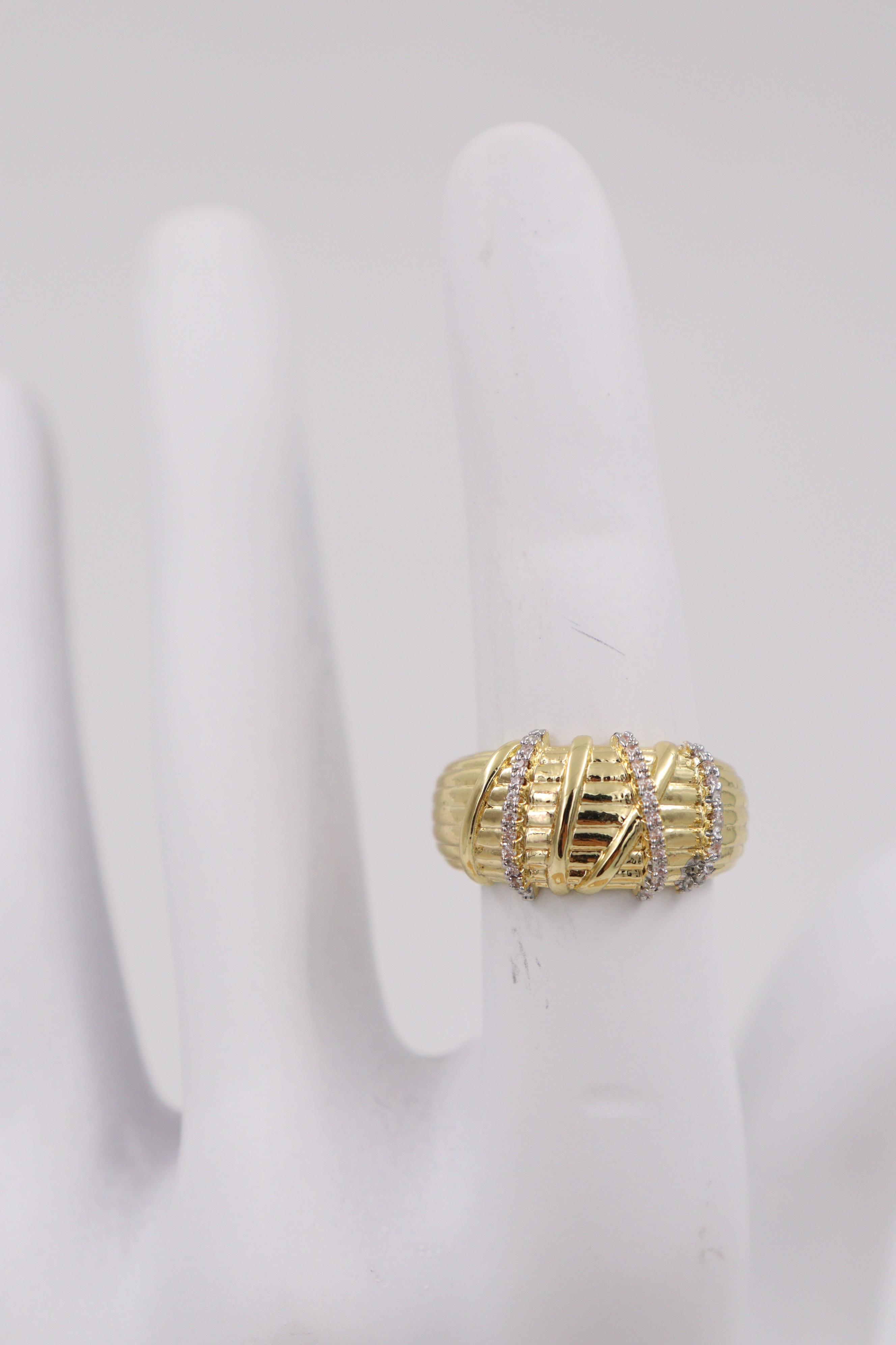 VİP Çarpı Desenli Zirkon Taşlı Gold Yüzük 