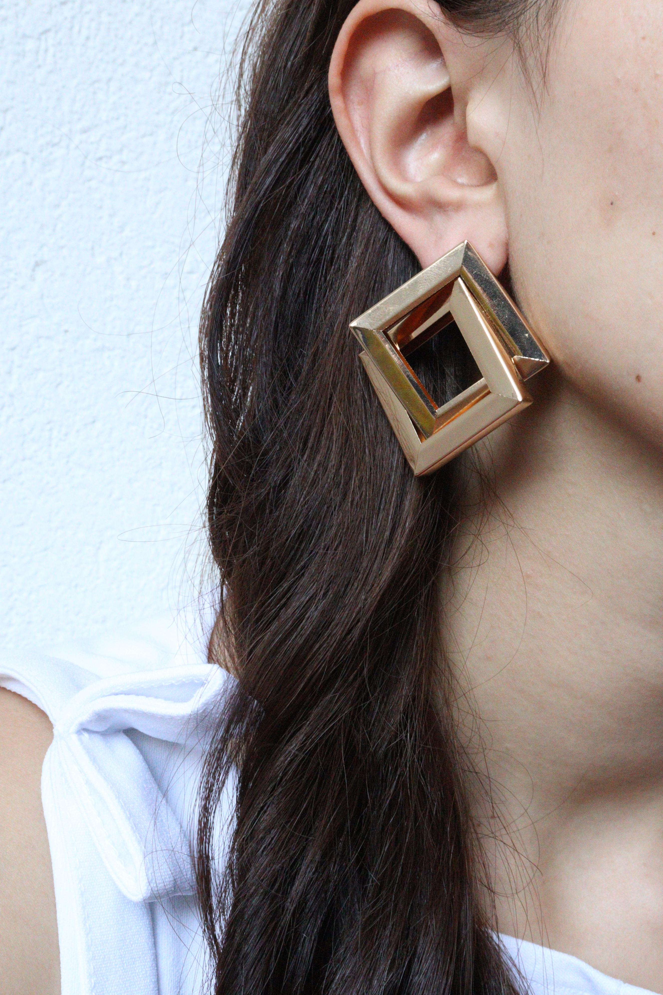 Modern Tasarım Marka Model Gold Kaplama Küpe