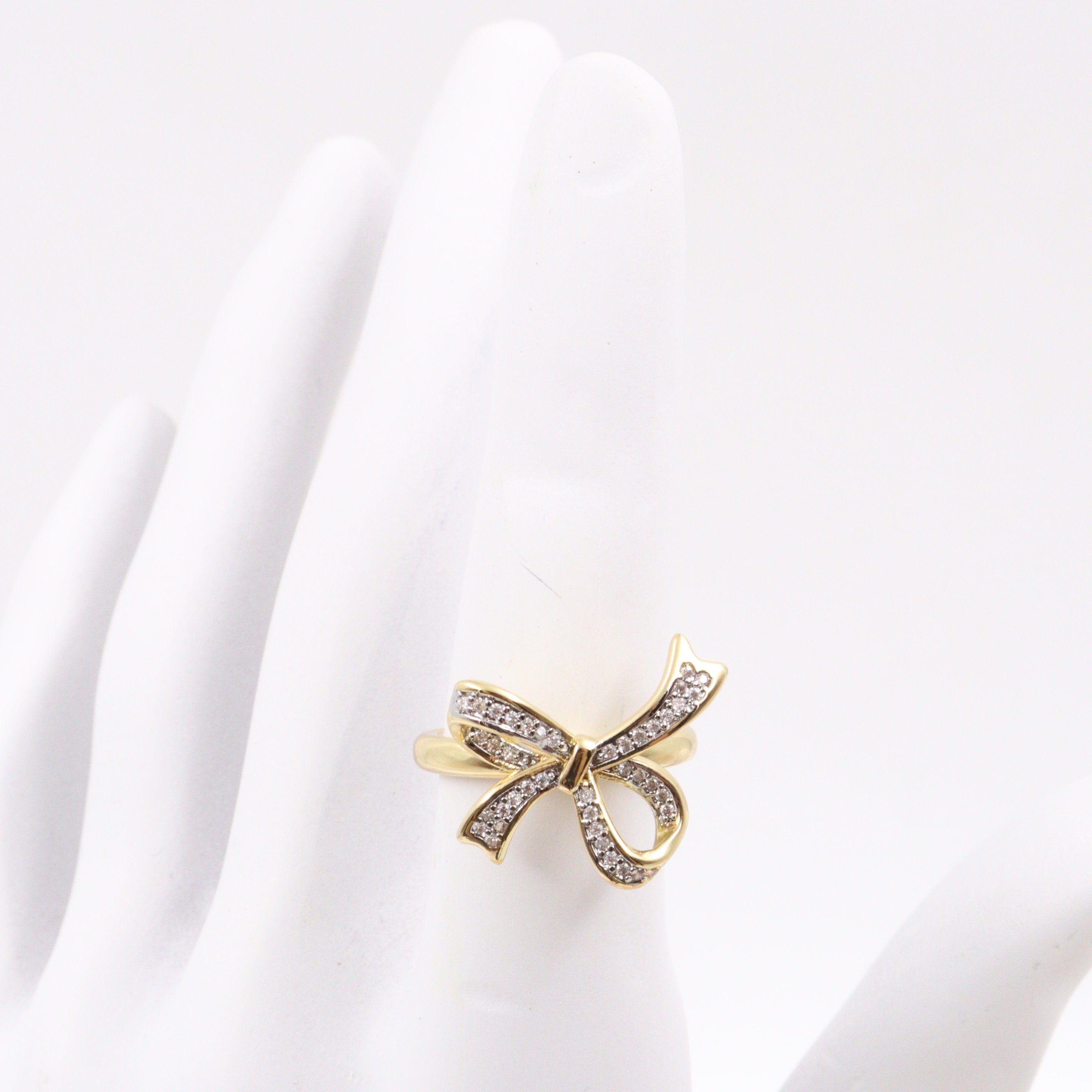 Fiyonk Model Ayarlanabilir Micro Taşlı Gold Yüzük