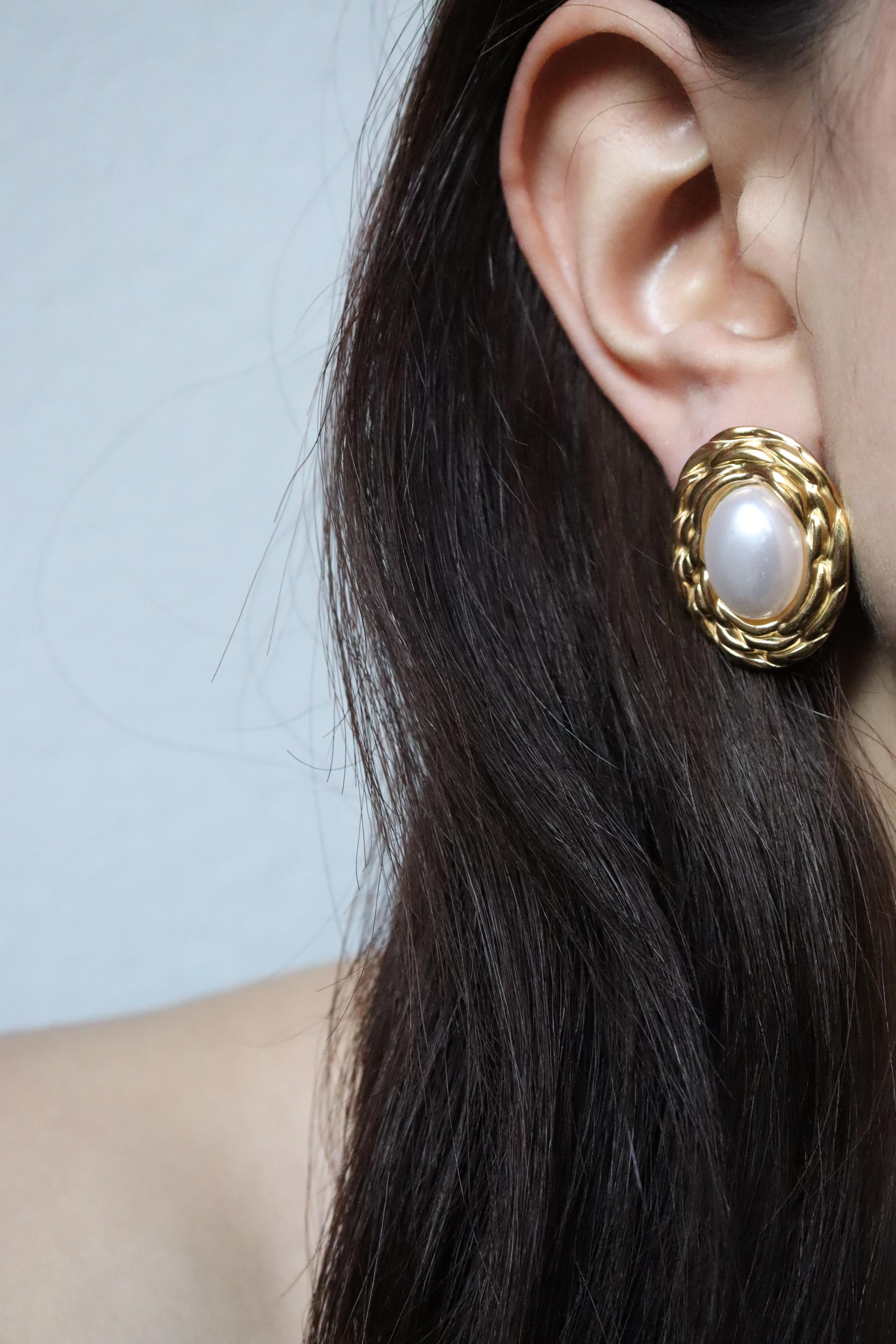 Gold Oval İnci Vintage Çelik Küpe 