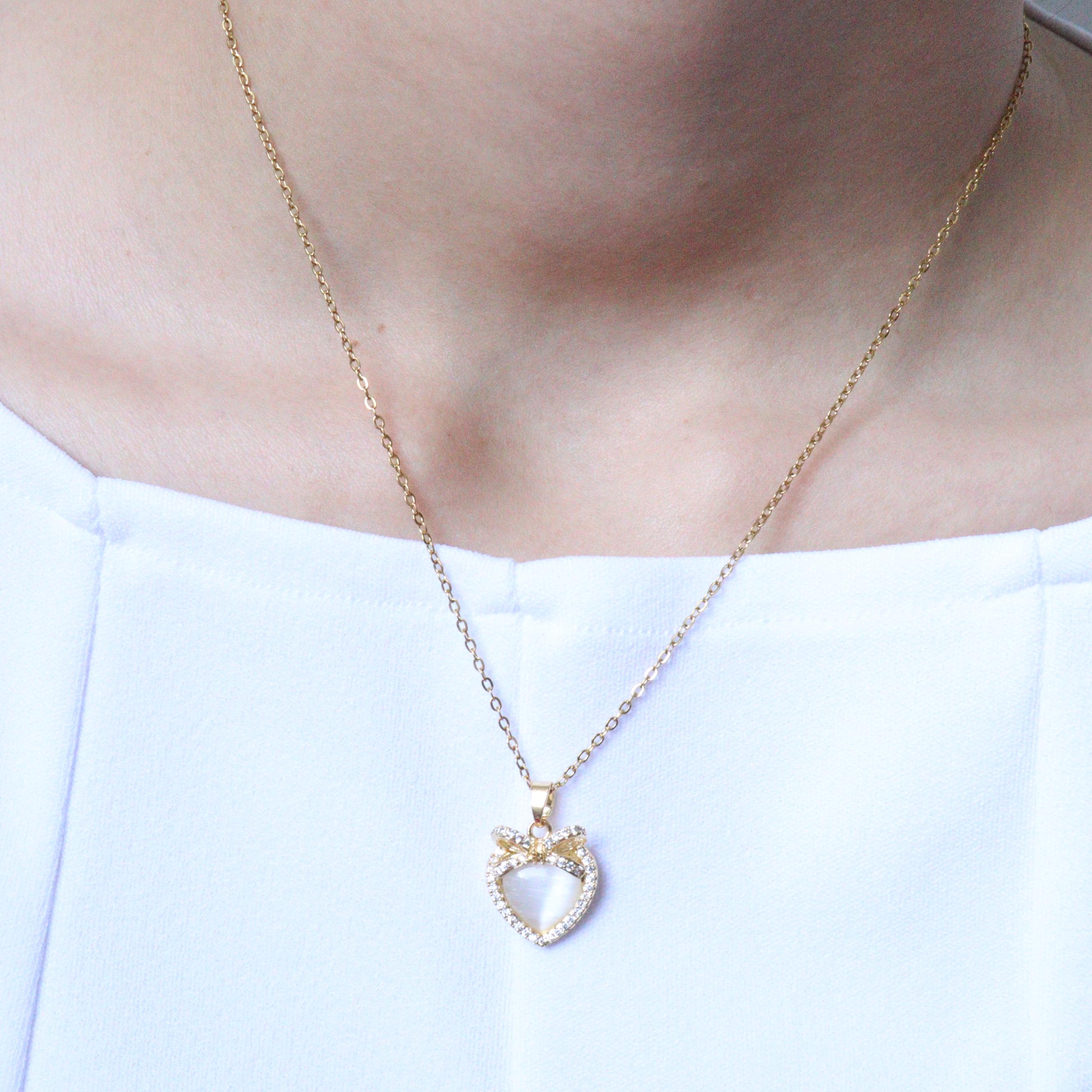 Fiyonk Zirkon Taşlı Kalp Model Gold Kolye