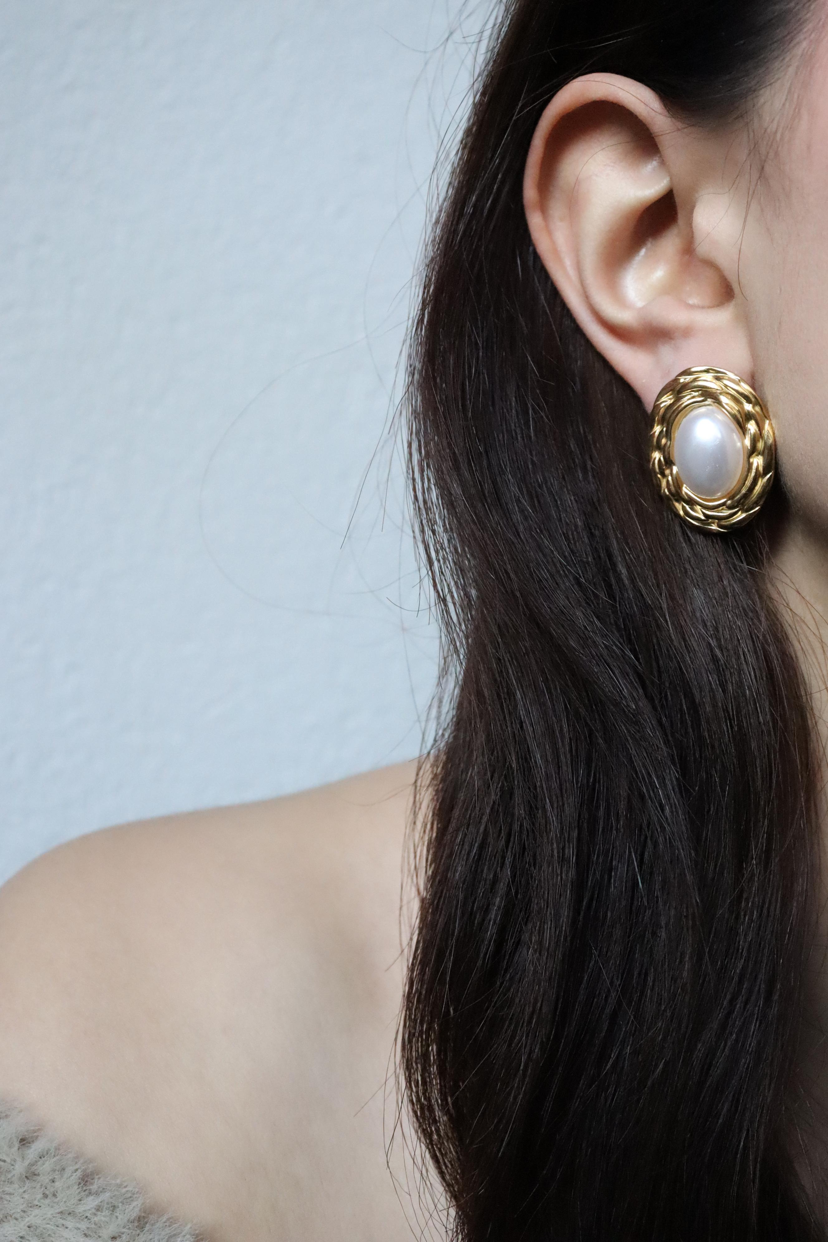 Gold Oval İnci Vintage Çelik Küpe 
