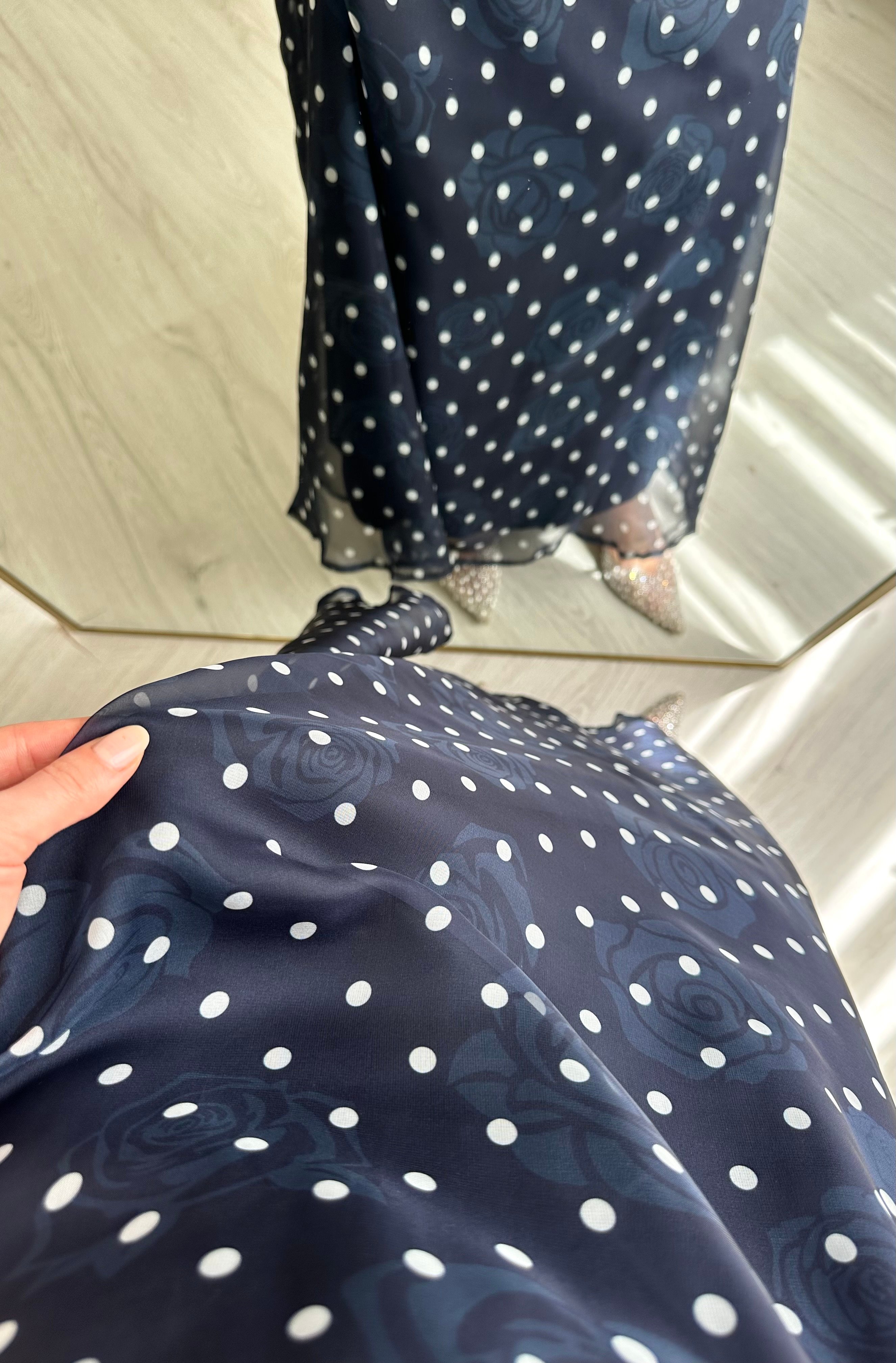 Puantiye Gül Desenli Şifon Maxi Boy Elbise