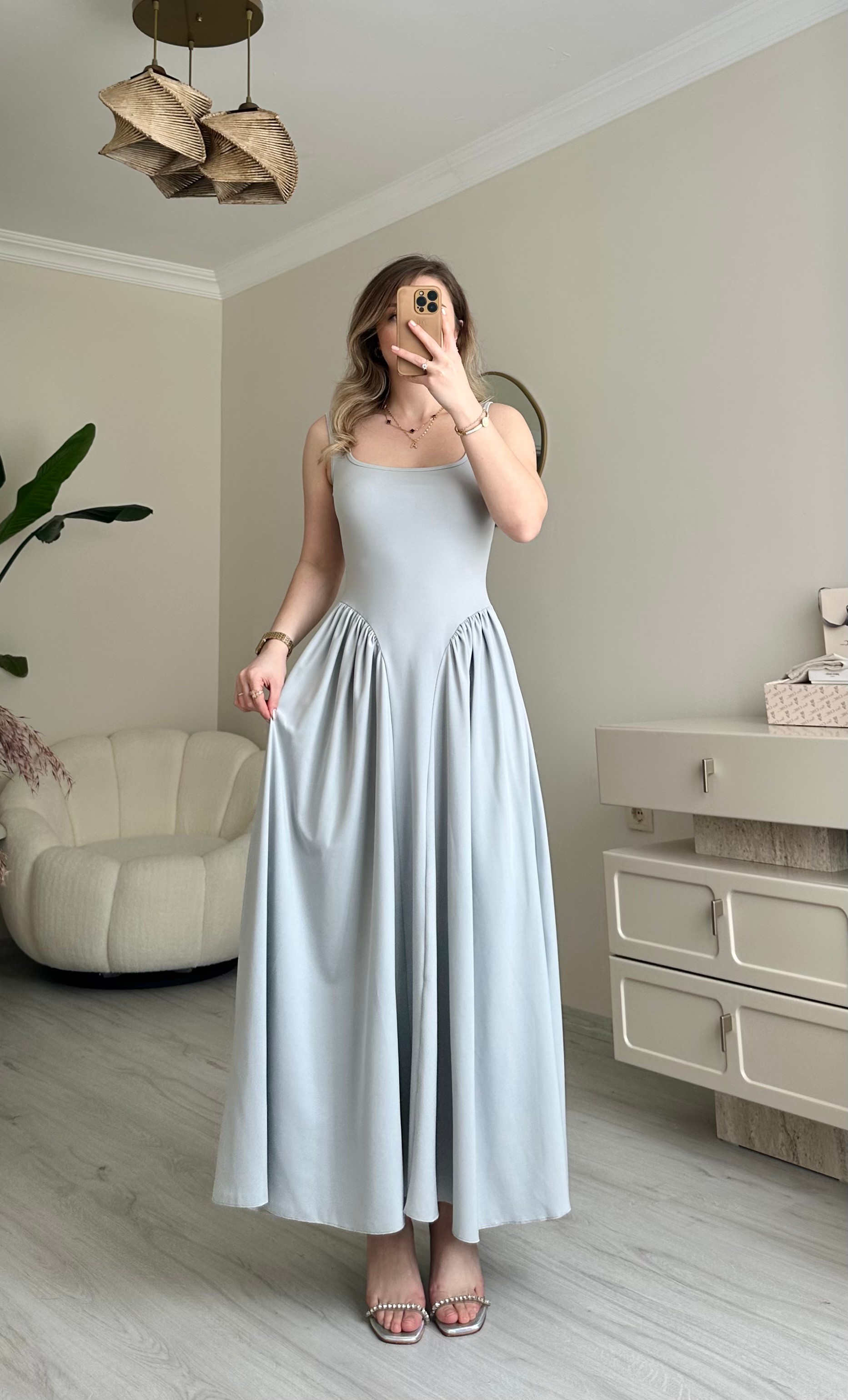 Vintage Kare Yaka Bel Detay Kloş Elbise - Açık Gri