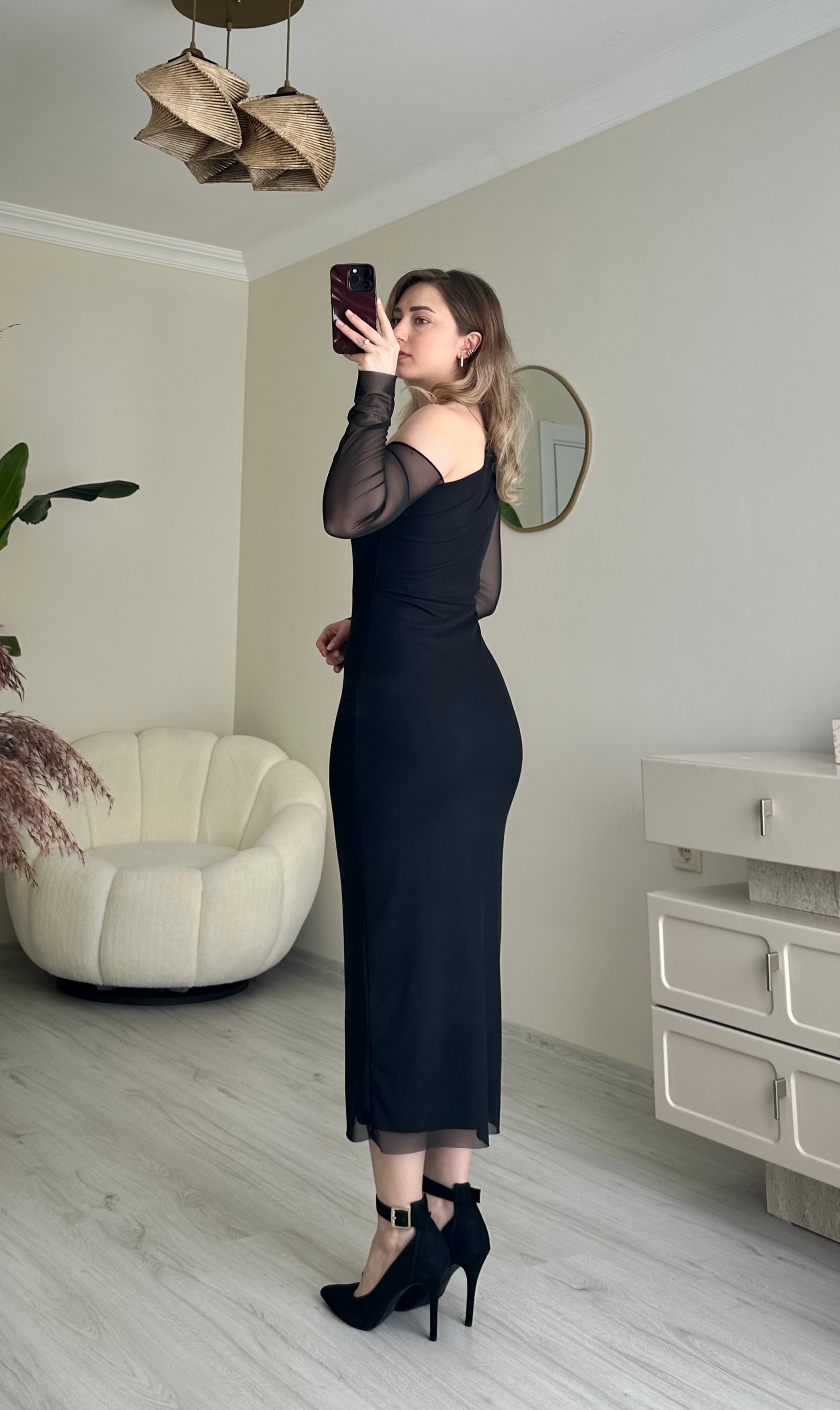 Omuz Detay Tüllü Likralı Midi Boy Elbise