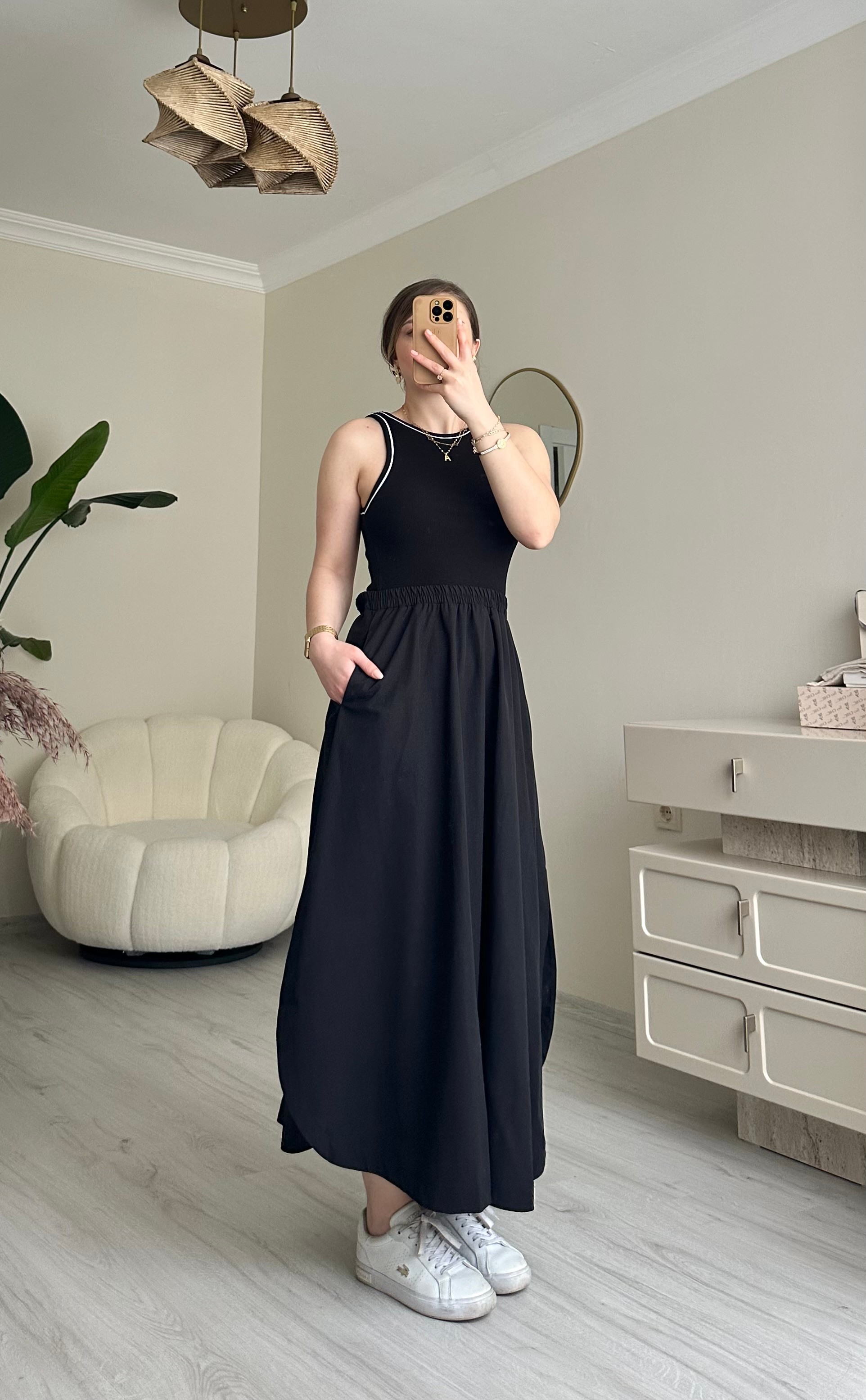 ZR Beli Lastikli Elbise