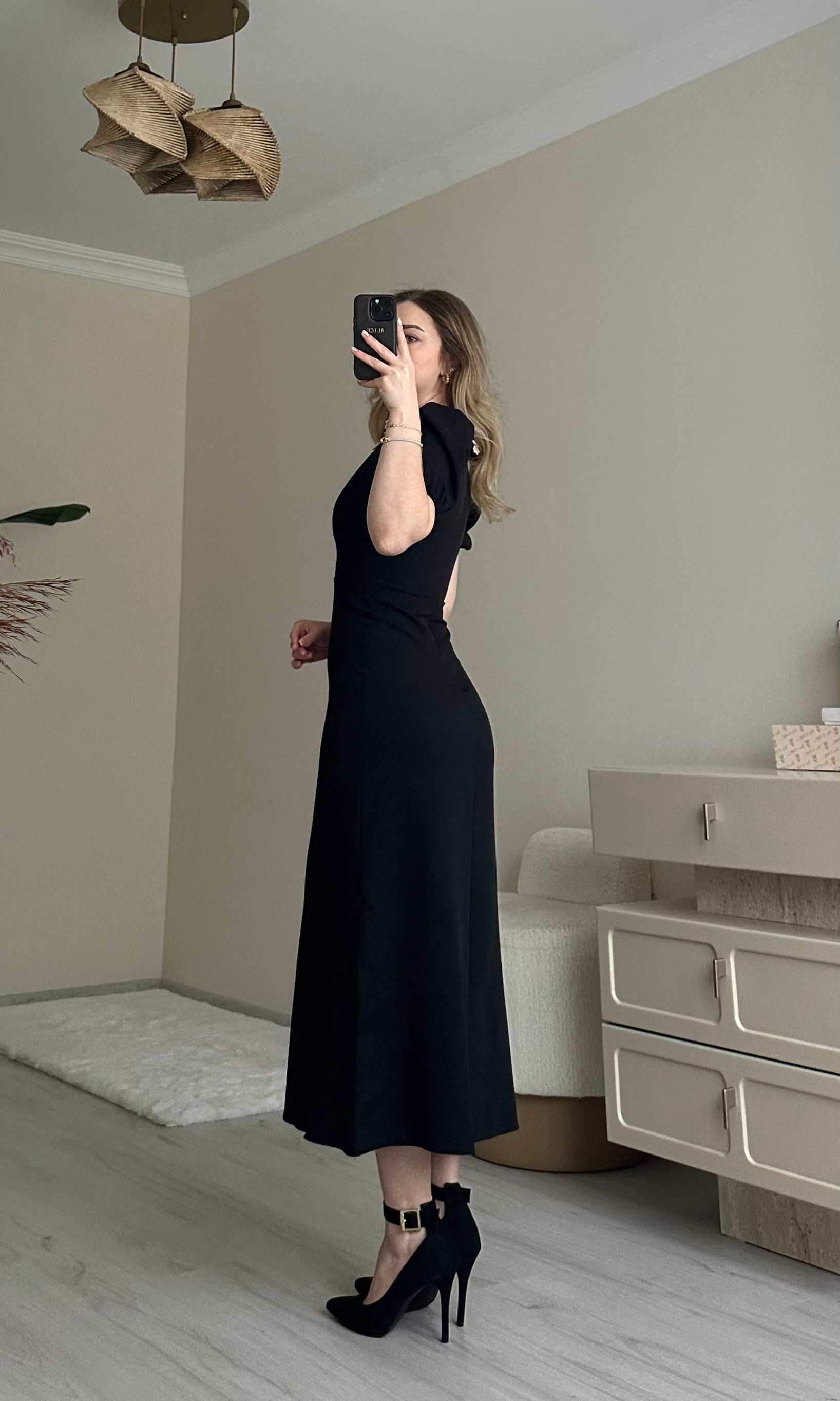 Bebe Yaka İnci Detay Midi Elbise