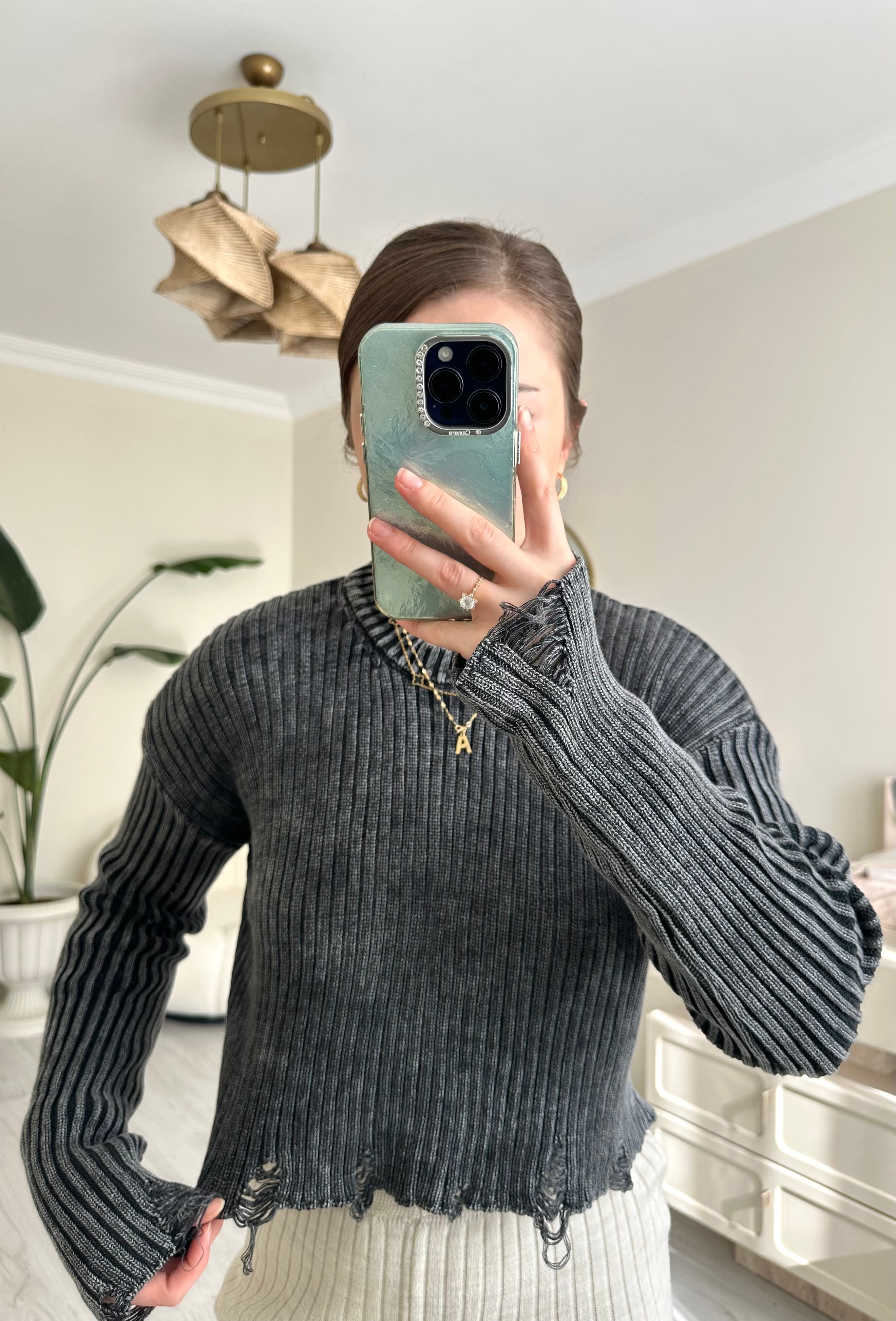 Soluk Efektli Yırtık Detaylı Crop Kazak