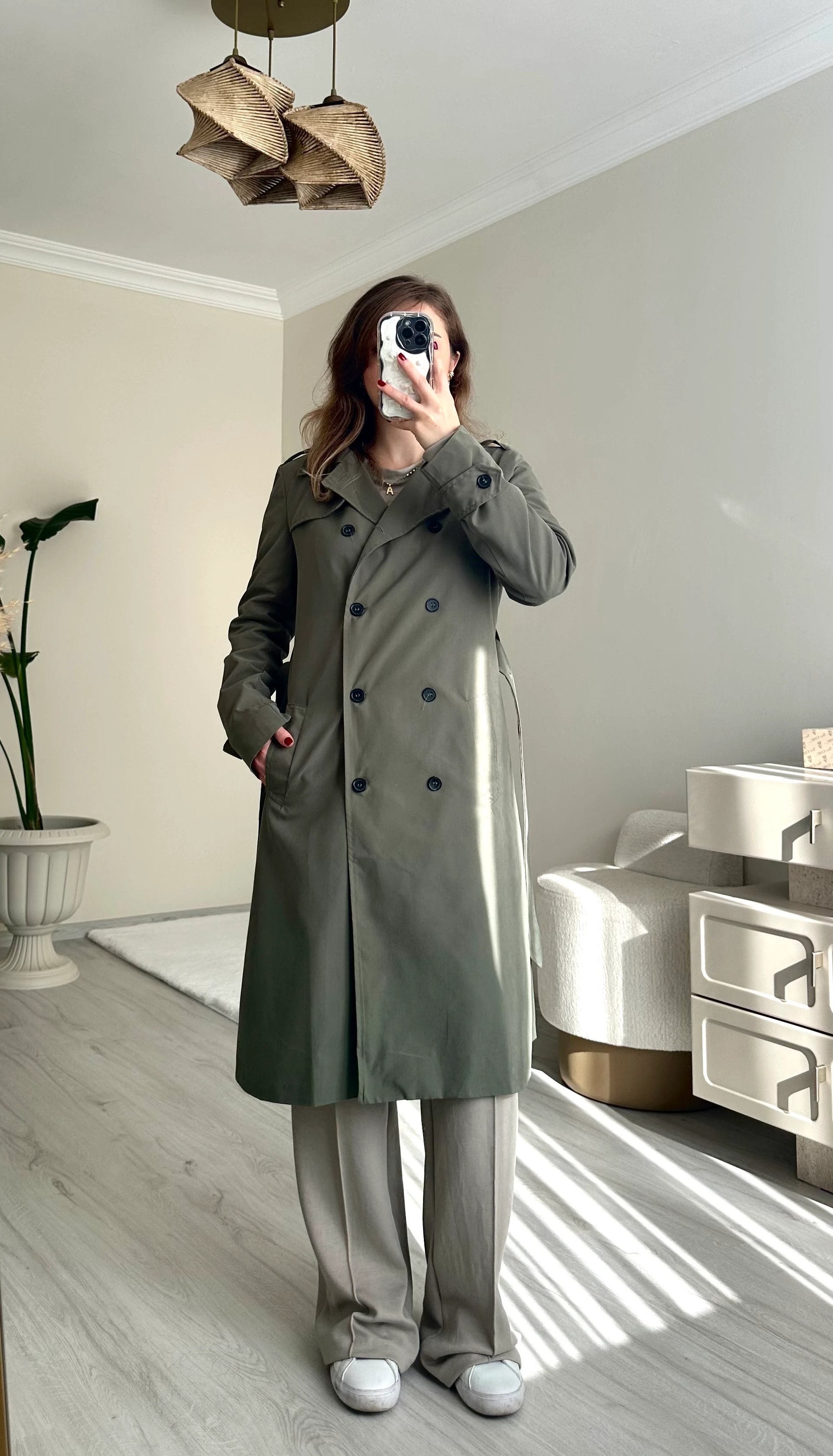 Oversize Sırt Detay Kemerli Trençkot