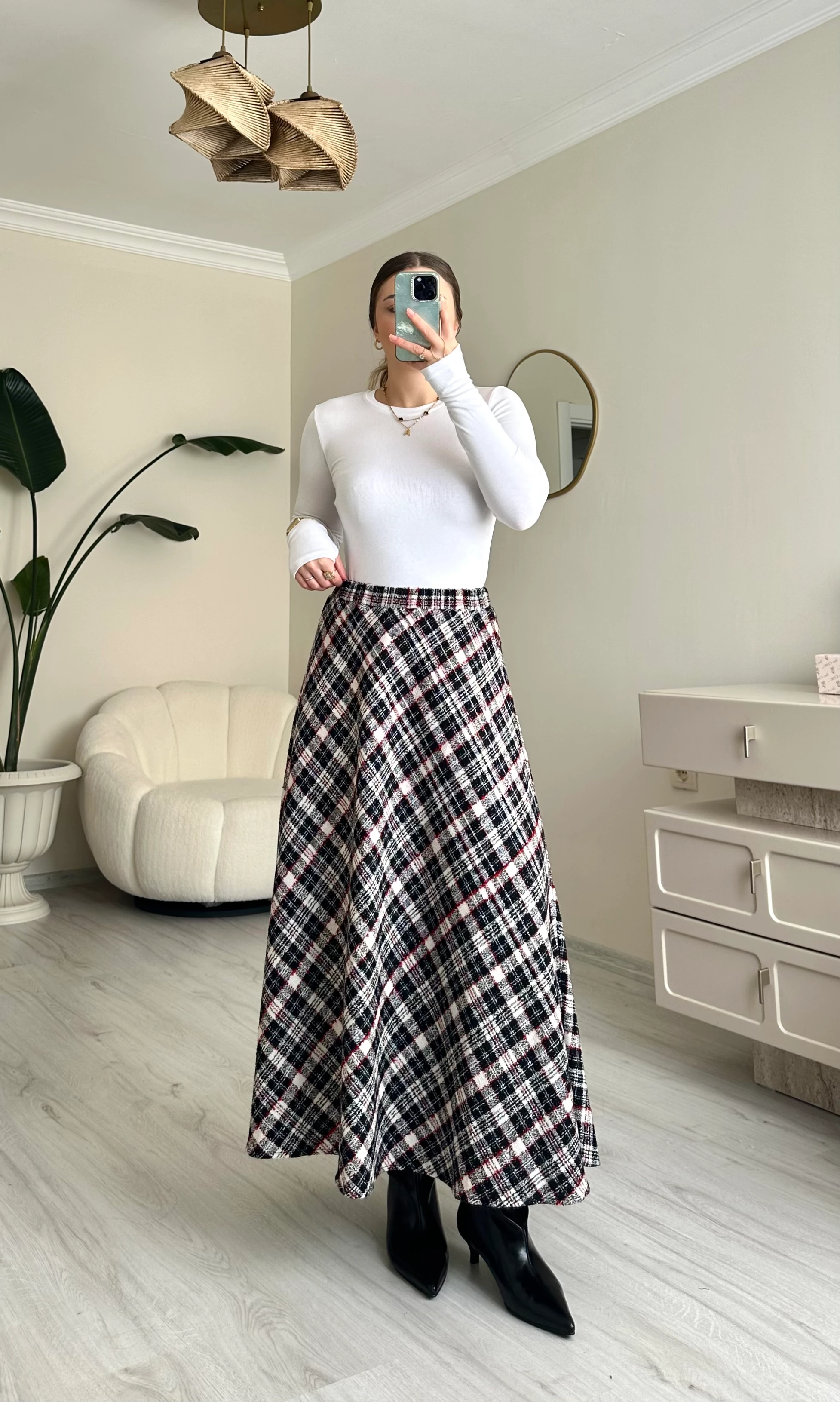 Şanel Kumaş Ekoseli Kloş Etek - Beyaz-Siyah