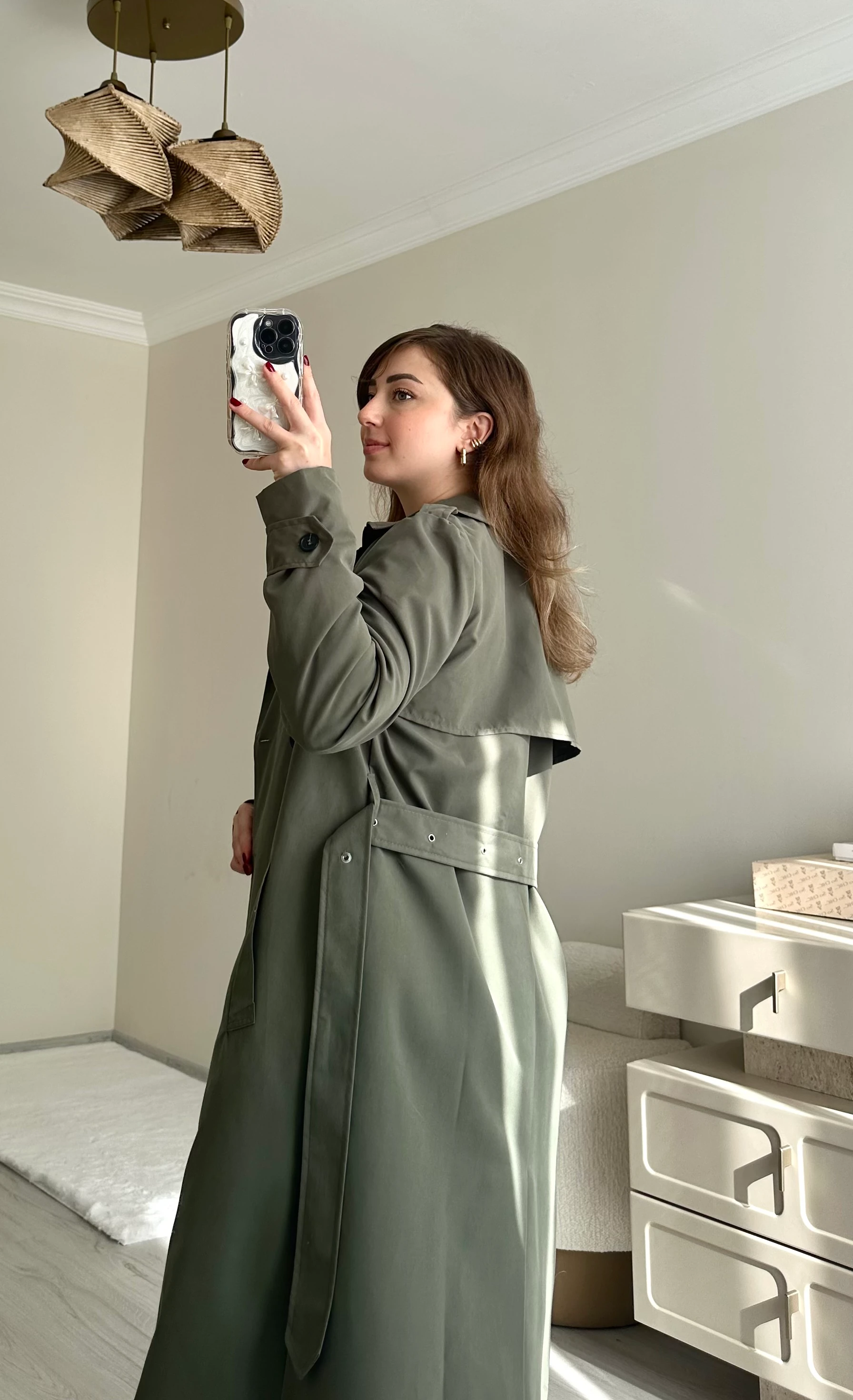 Oversize Sırt Detay Kemerli Trençkot