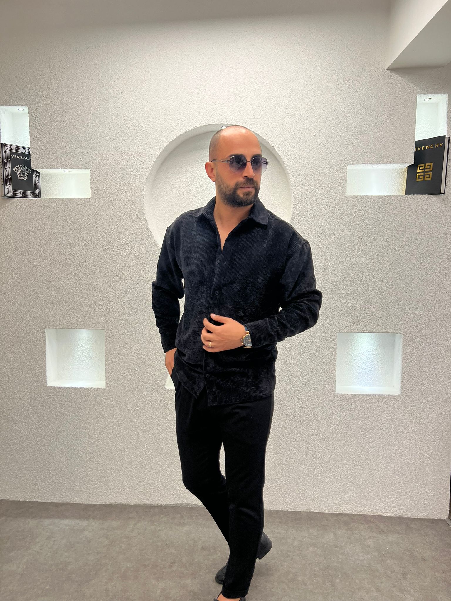 Erkek Oversize Siyah Kadife Dokulu Uzun Kollu Gömlek  