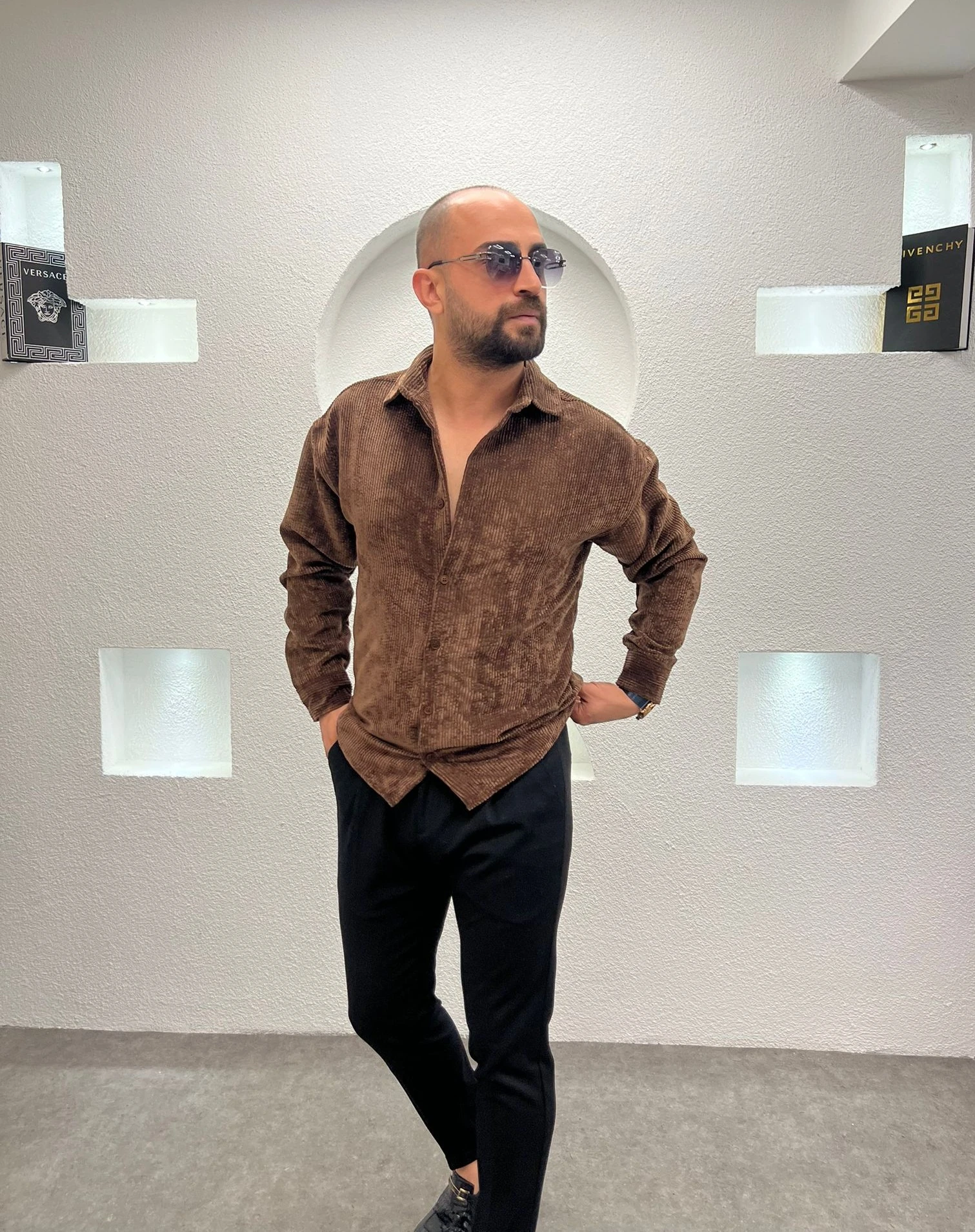 Erkek Oversize Kahverengi Kadife Dokulu Uzun Kollu Gömlek