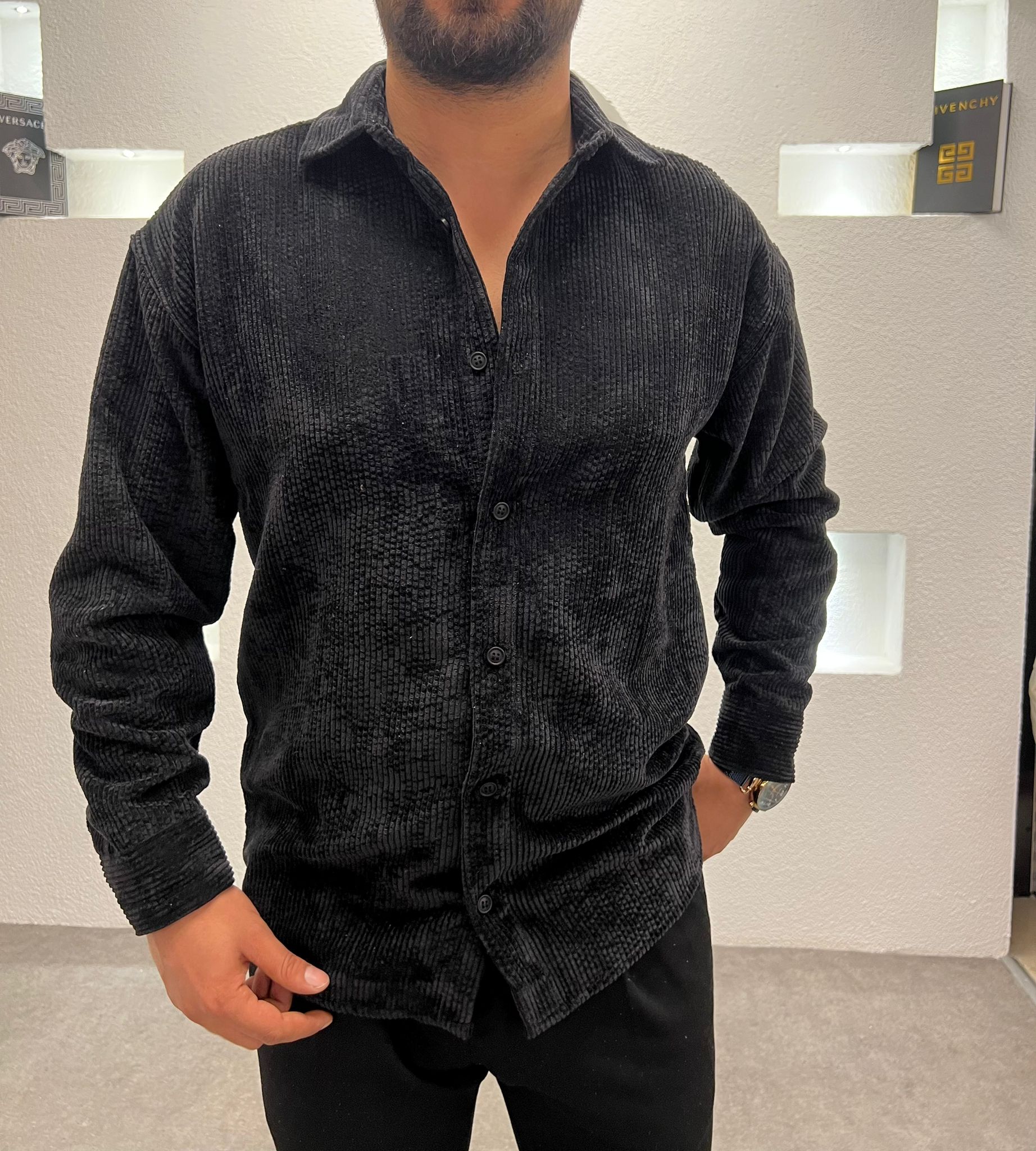 Erkek Oversize Siyah Kadife Dokulu Uzun Kollu Gömlek  
