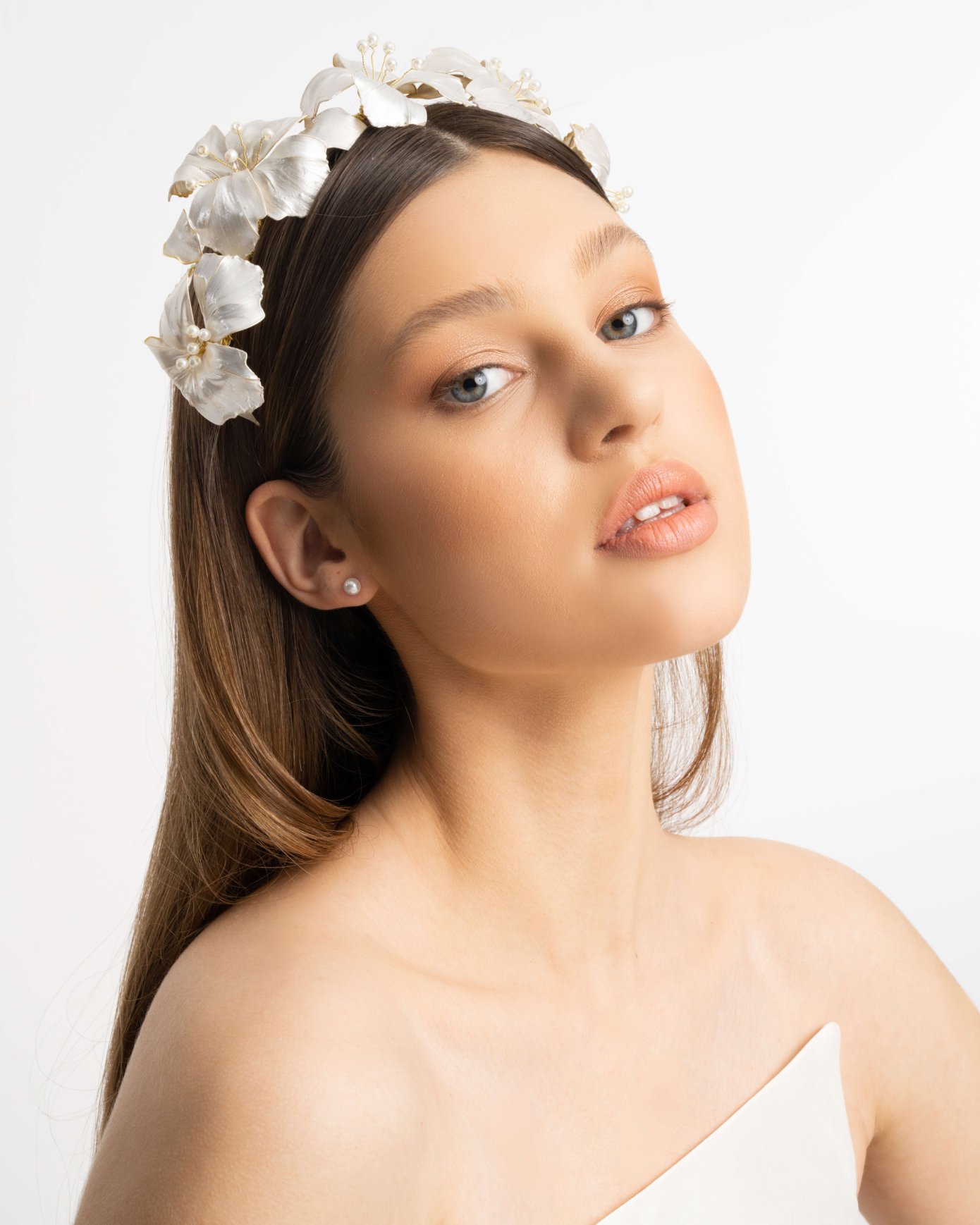 Paola Pearl Headpiece