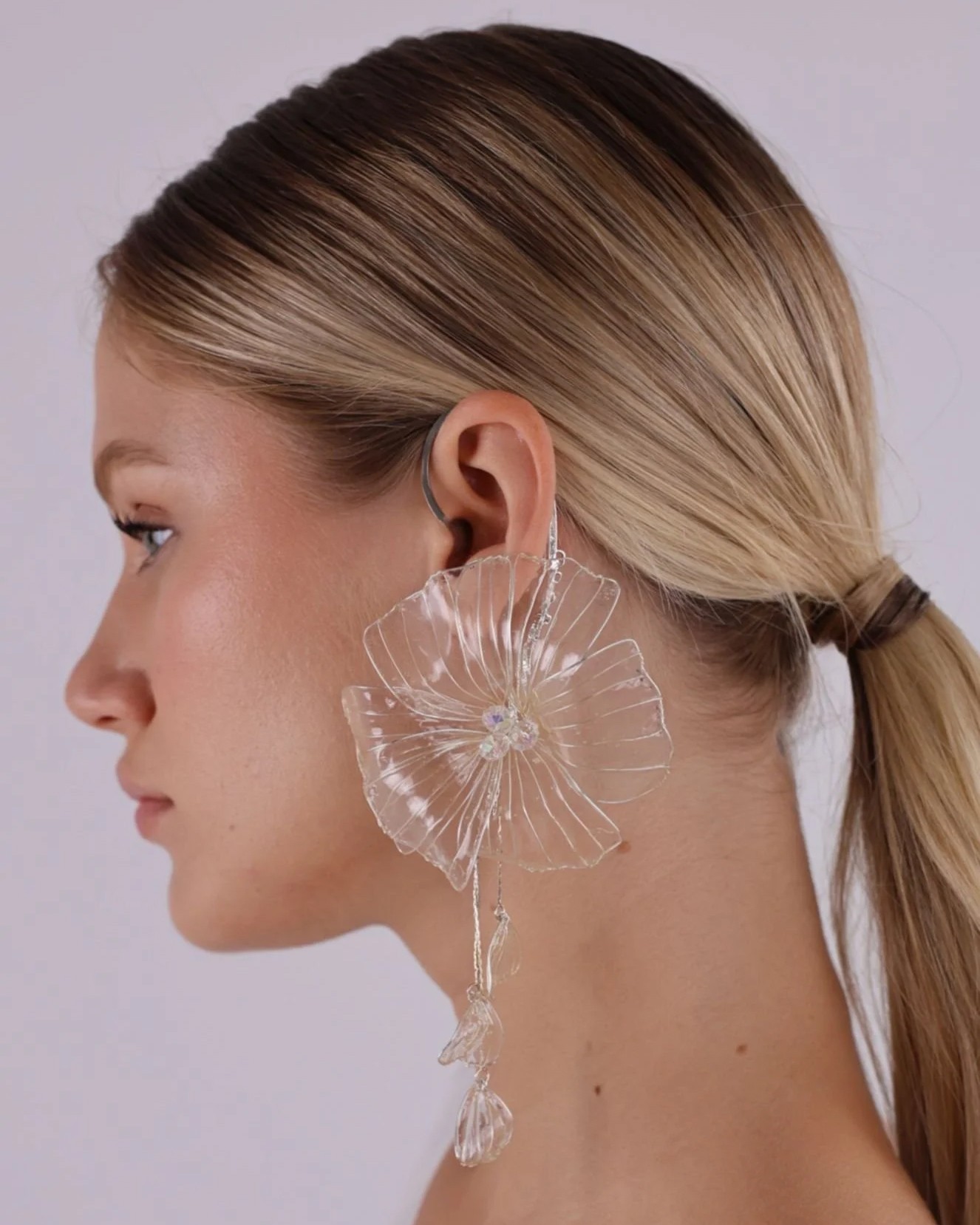 Nora Transparent Earcuff