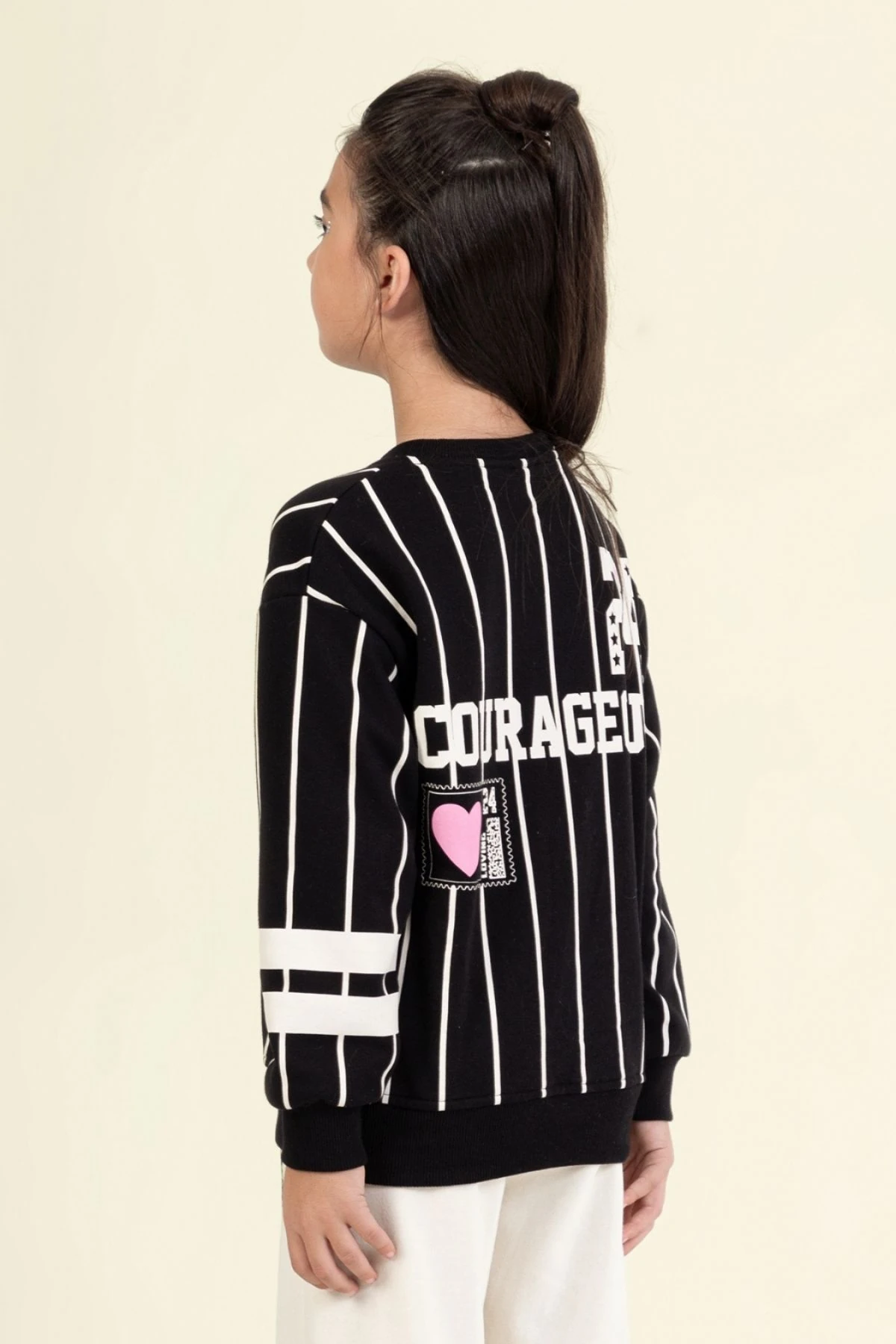 Kız Çocuk Beyaz & Siyah Çizgili Sweatshirt  BELIEVER COURAGEOUS Baskılı, Rahat Kesim
