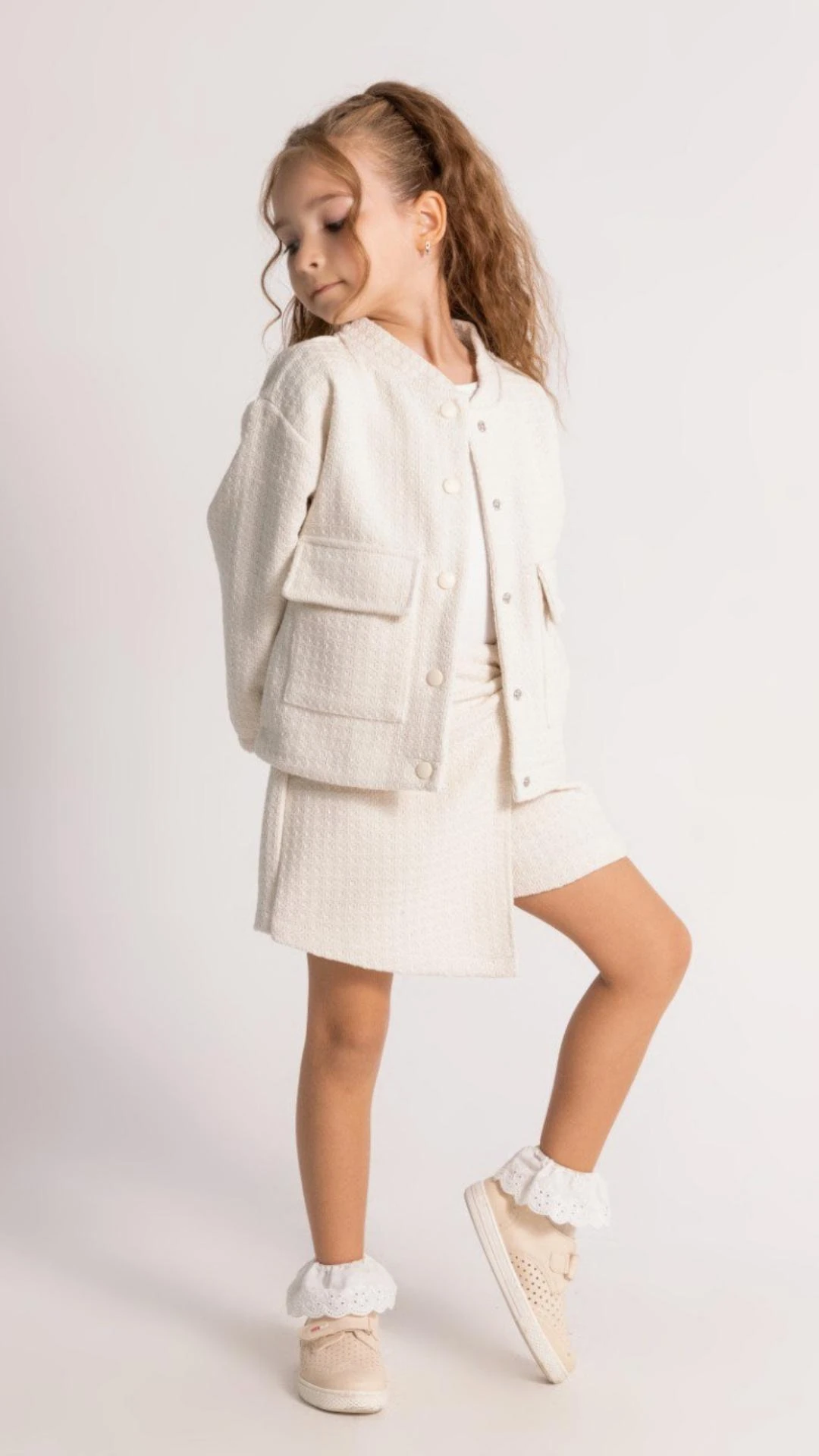 Tüvit Kumaş Kapak Cepi Ceket Fiyonk Detaylı Şort Etekli Kız Çocuk Takım