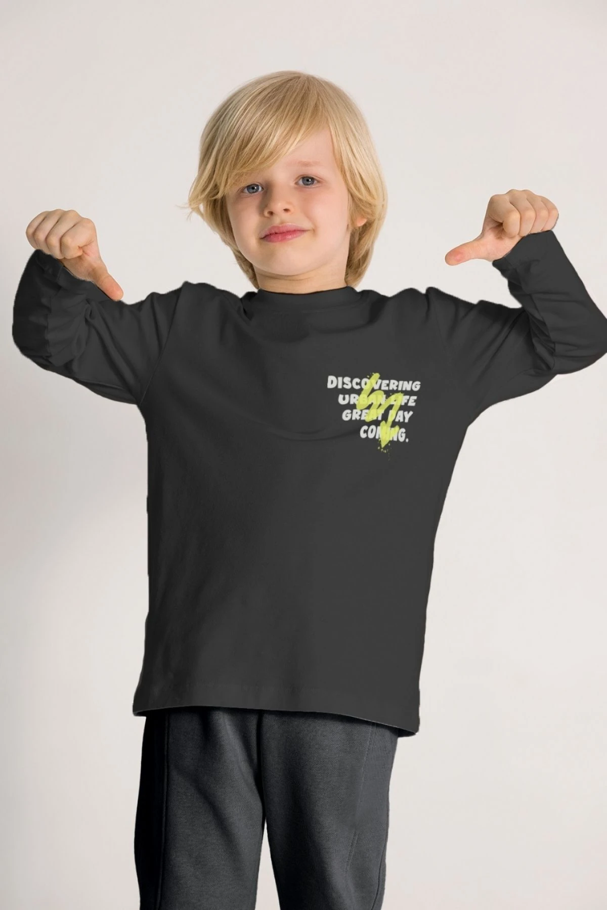 Erkek Çocuk Eşofman Takımı – Uzun Kollu Baskılı Sweatshirt & Rahat Jogger Alt