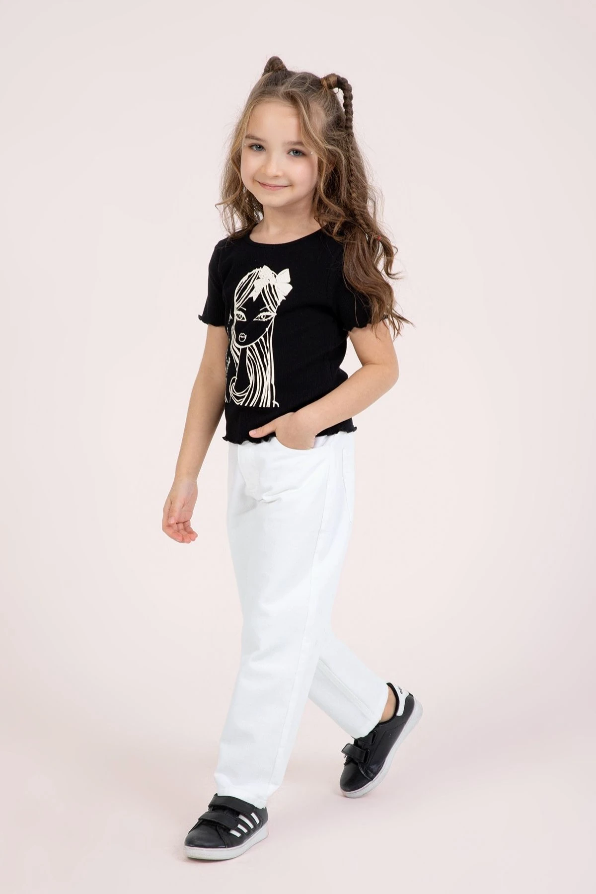 Kız Çocuk Düz Renk Pantolon – Beyaz, Siyah ve Kırmızı