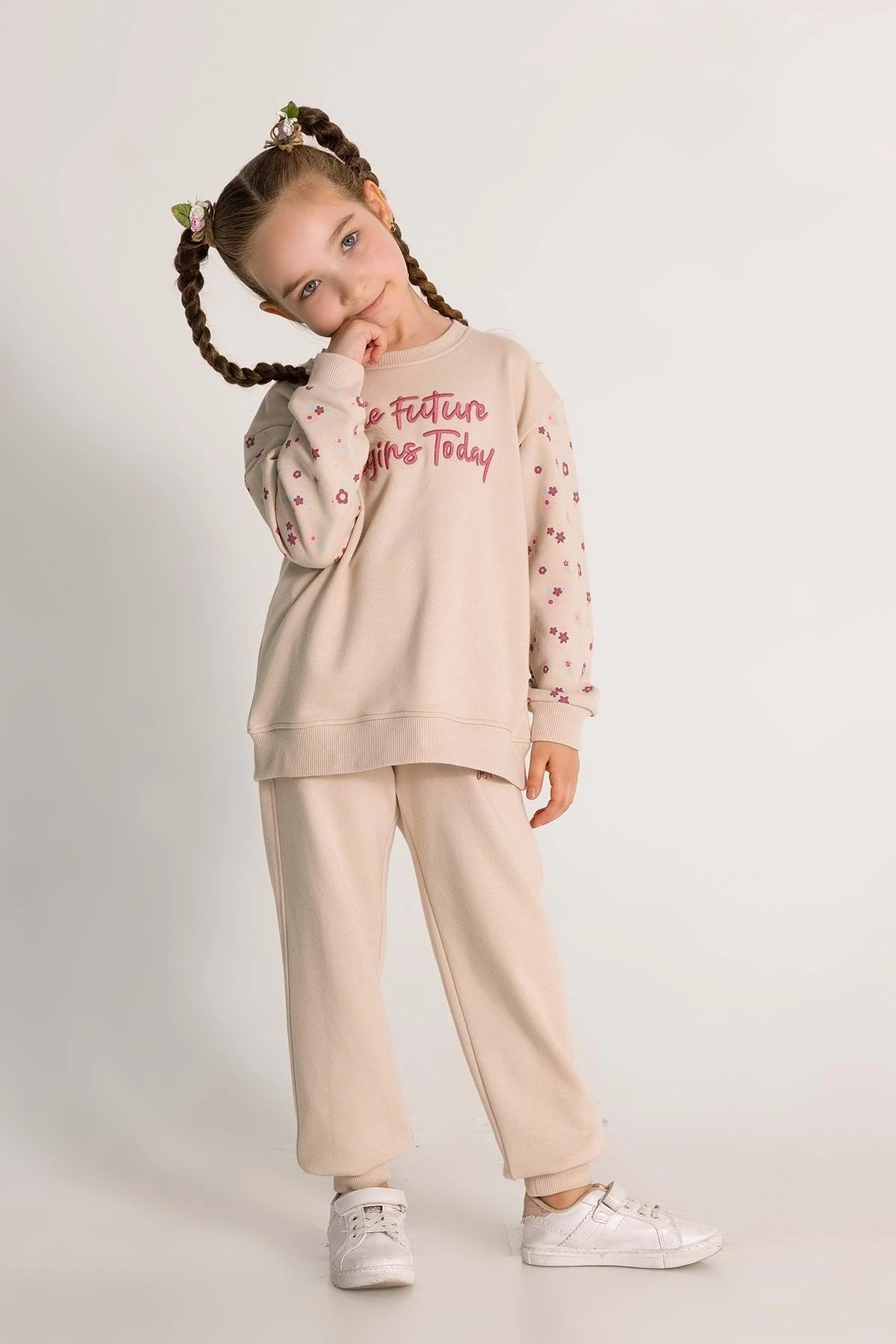 Önü Nakışlı Bebe Yaka Fitilli Taytlı Kız Çocuk Takım