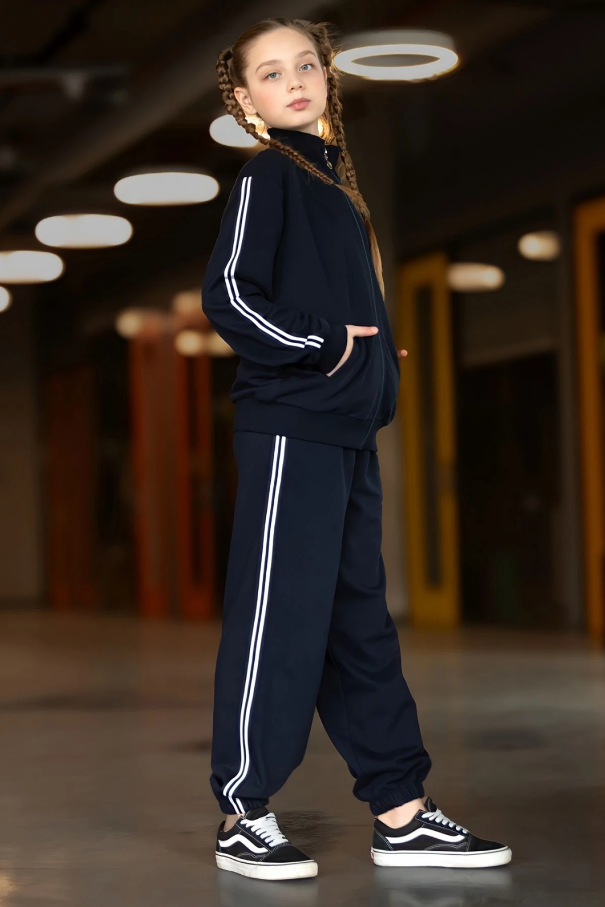 Kız Çocuk Lacivert Eşofman Takımı  Çizgili Fermuarlı Üst & Rahat Alt